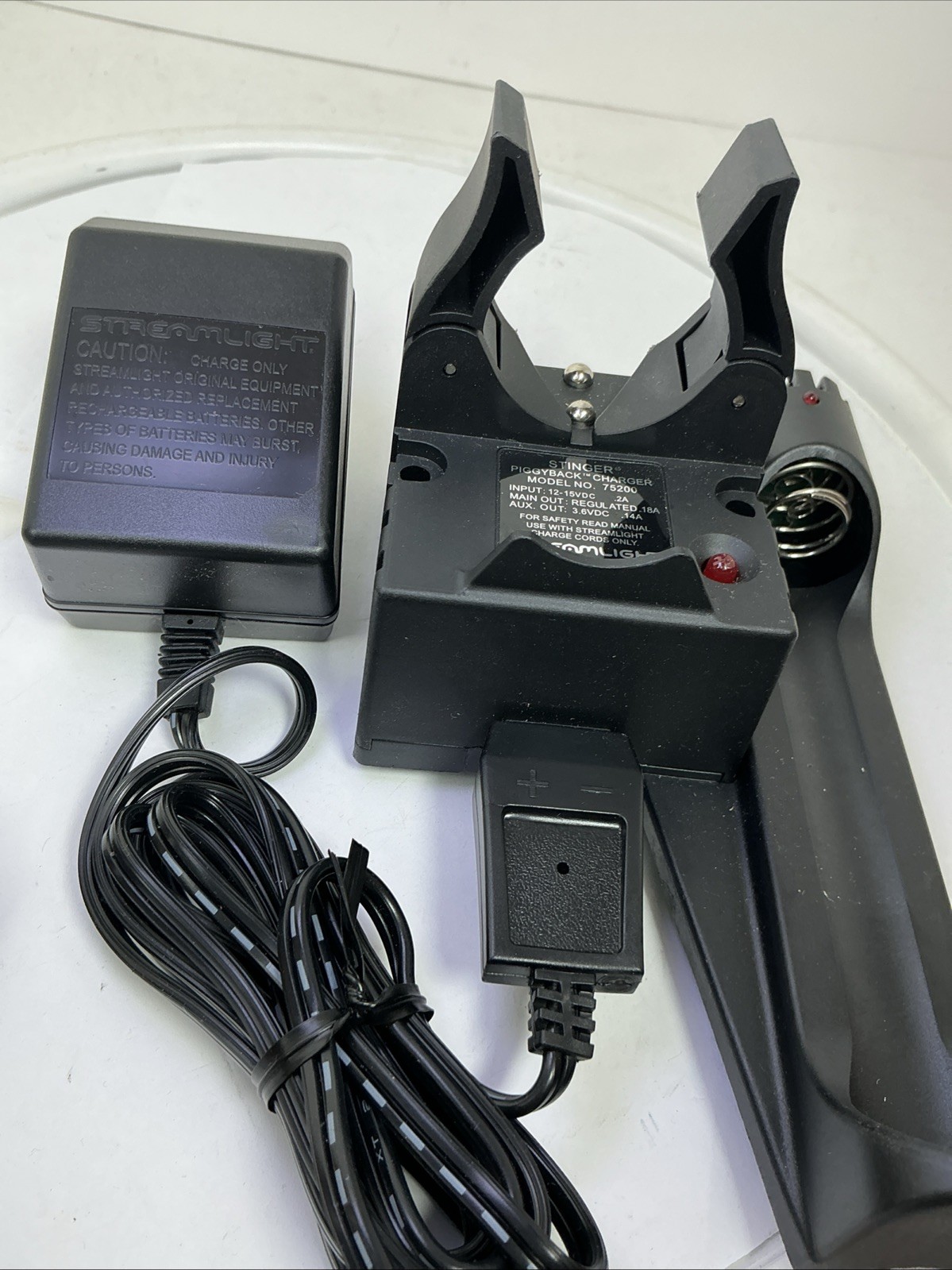 Stinger 75200 12v Streamlight Flashlight Charger (charger Only No Flashlight)