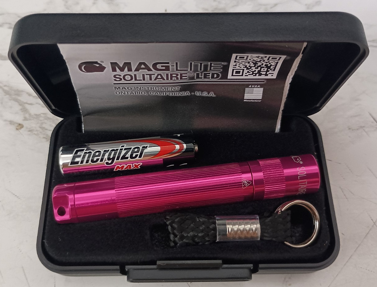 Maglite Flashlight LED 1-Cell Solitaire AAA Pink with Pres Box Gift Case