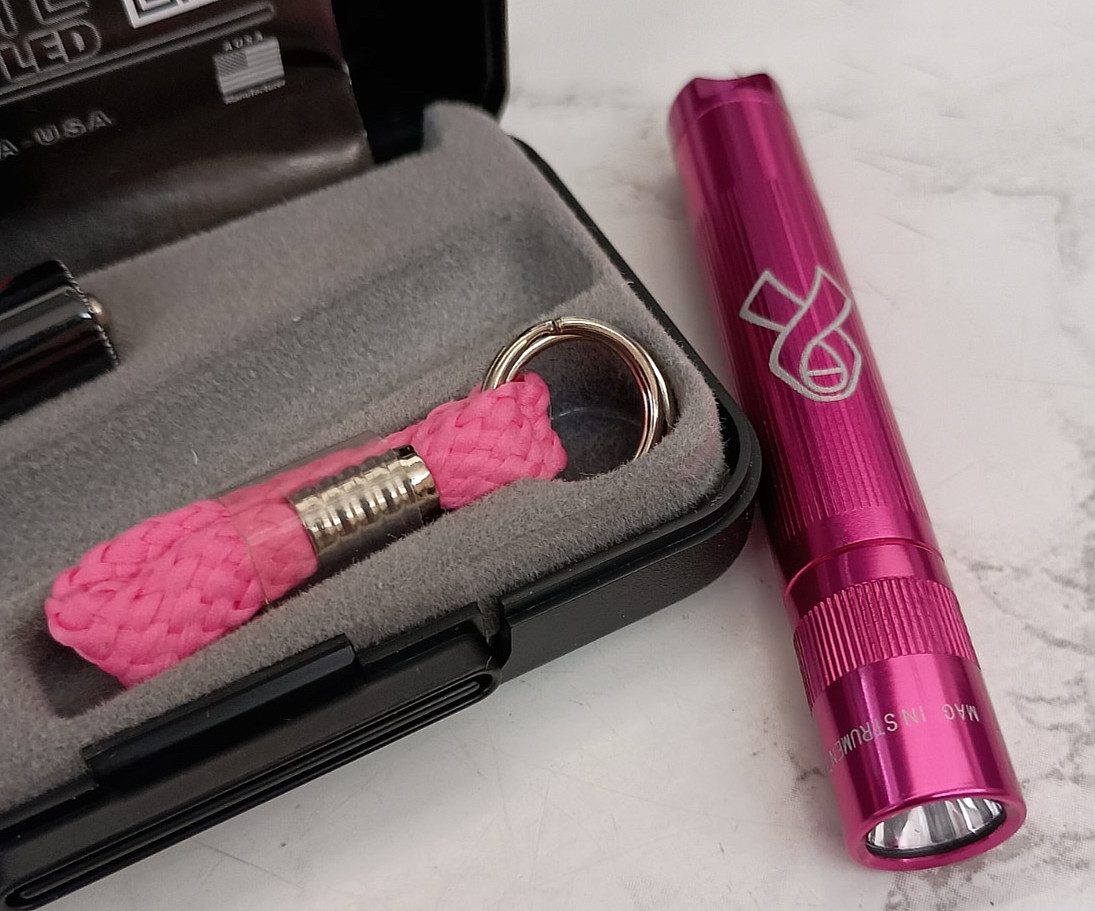 Maglite Flashlight LED Solitaire 1-Cell AAA Pink with Presentation Gift Box NBCF