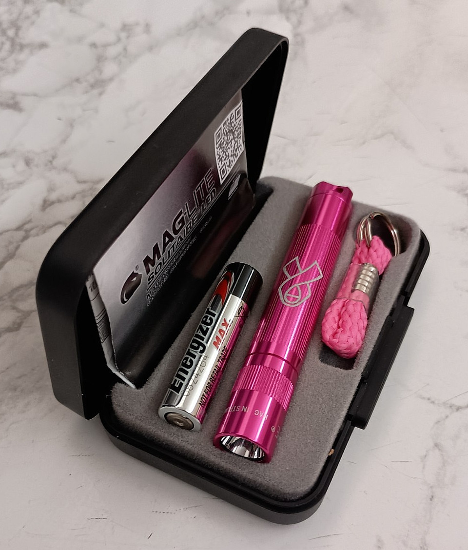 Maglite Flashlight LED Solitaire 1-Cell AAA Pink with Presentation Gift Box NBCF