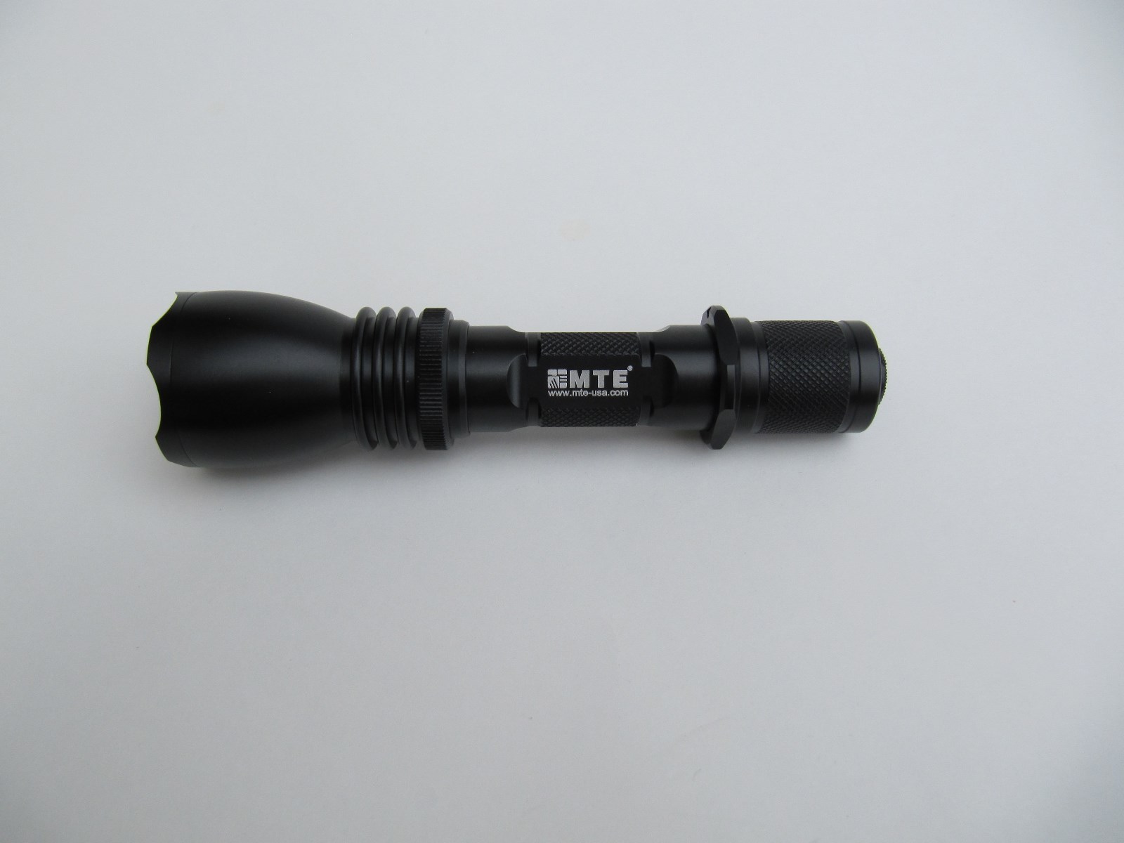 MTE M3-2I 1,200 Lumen CREE XM-L2 5-mode Flashlight