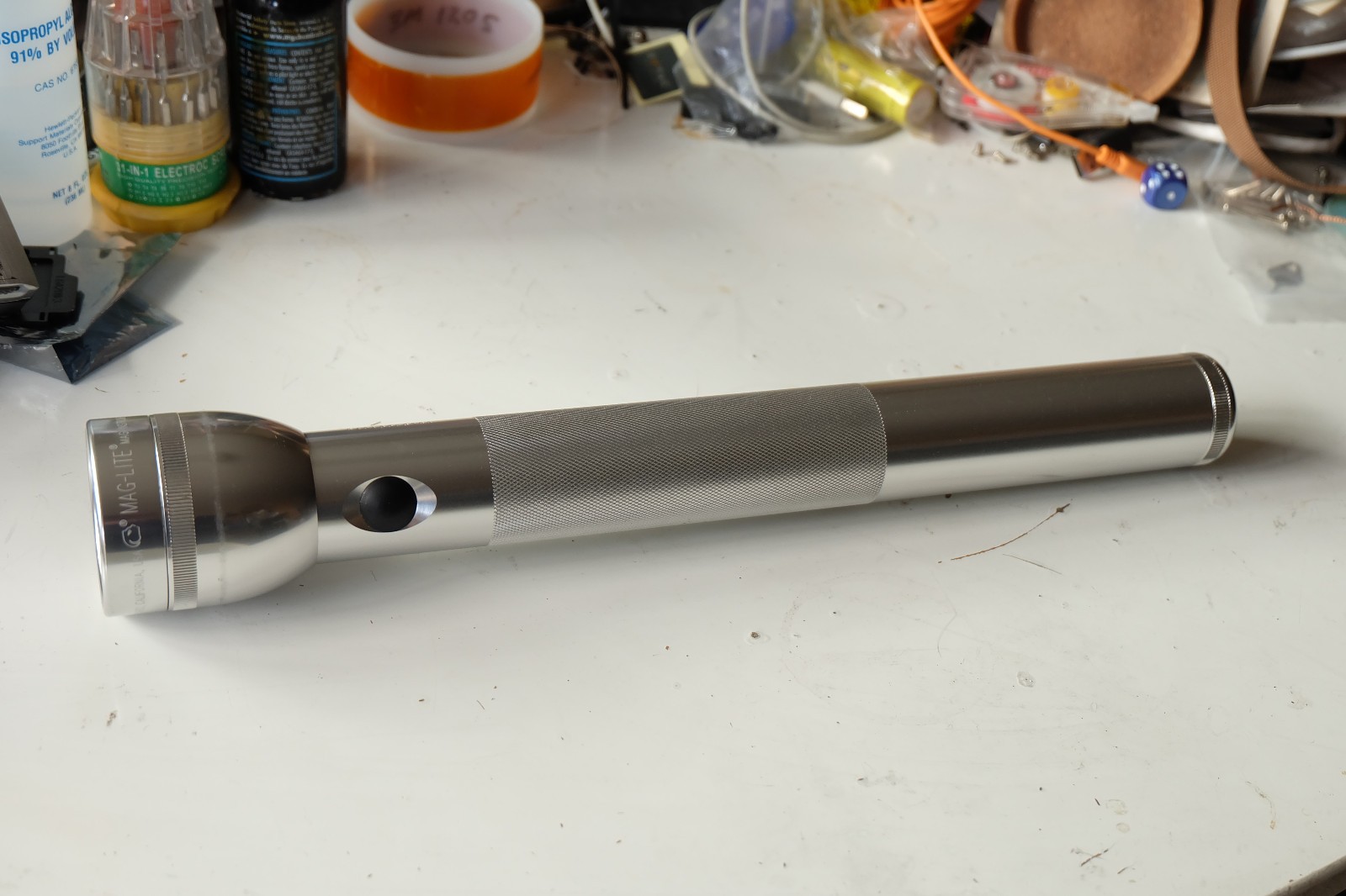 Mag Instrument Co. MAG-LITE 4D aluminum flashlight w/ LED bulb + batteries