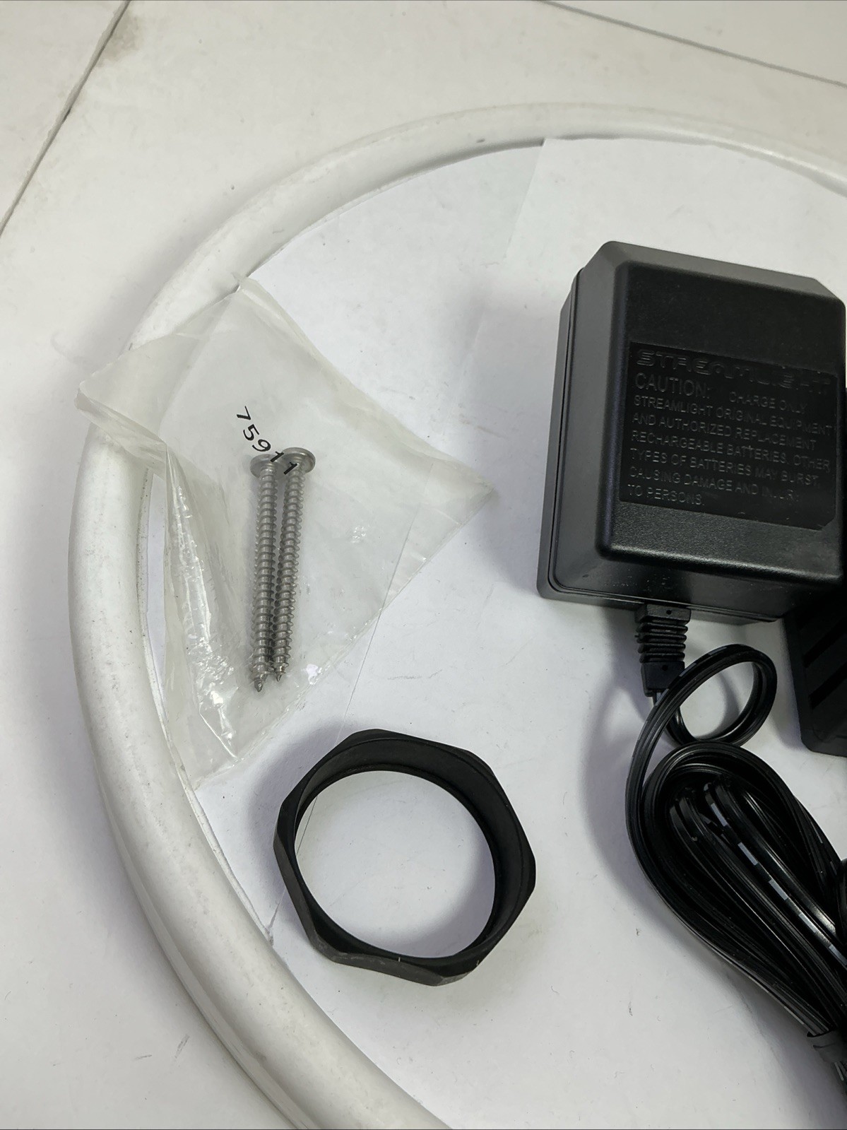 Stinger 75200 12v Streamlight Flashlight Charger (charger Only No Flashlight)