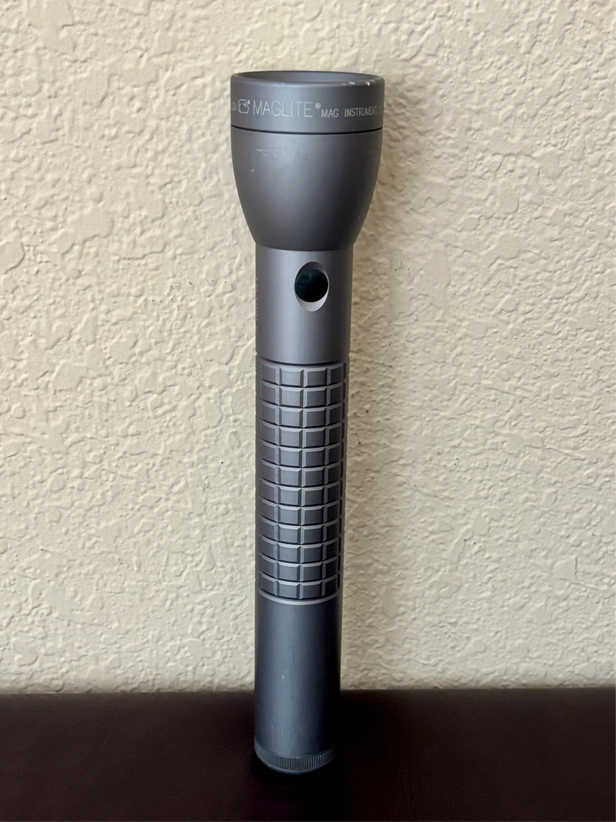 MAGLITE ML300LX 3 D cell Torch/Flashlight Professional Tactical Model Knurled