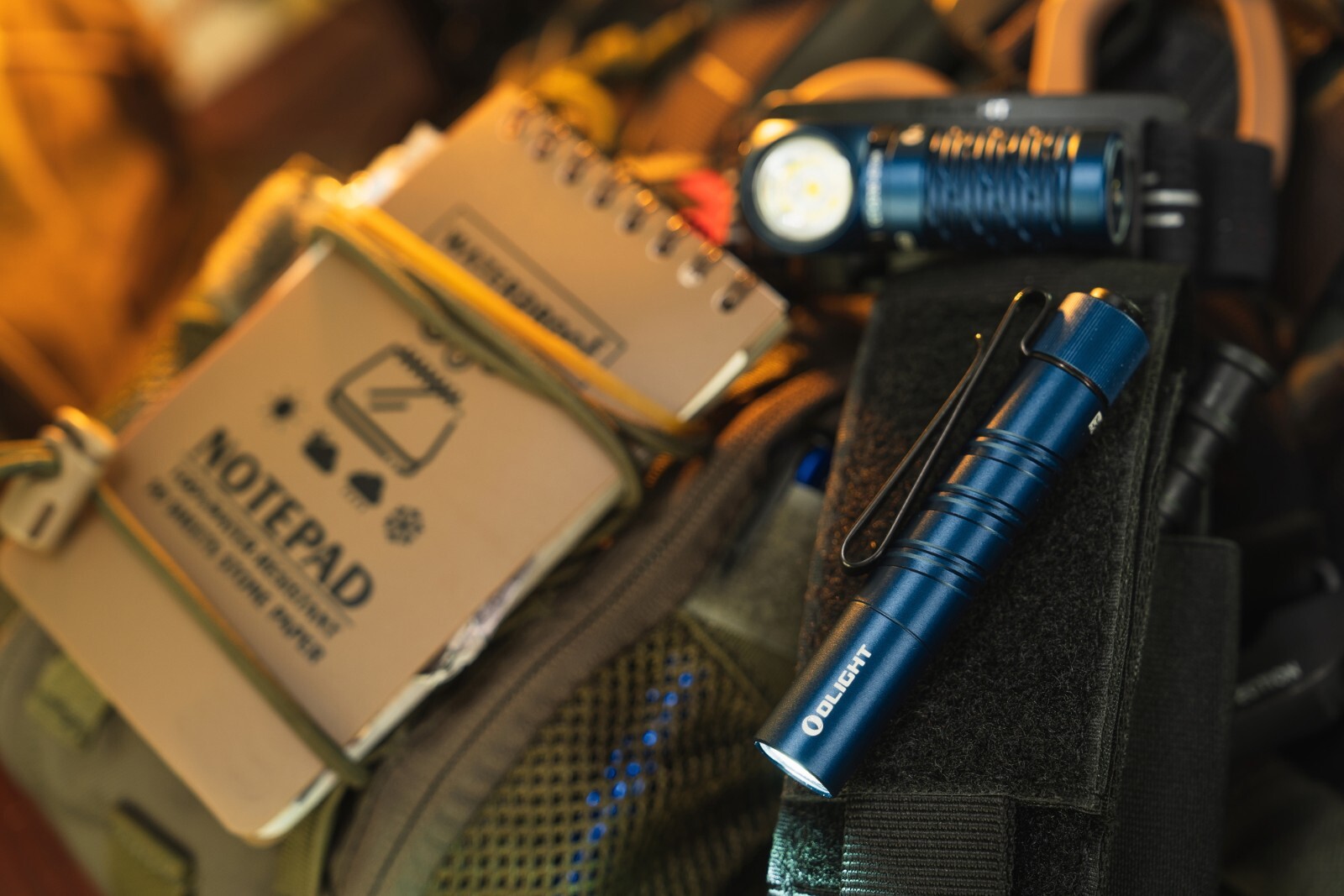Olight I3T 2 EOS Midnight Blue Dual-Output EDC Flashlight, 200/300 Lumens