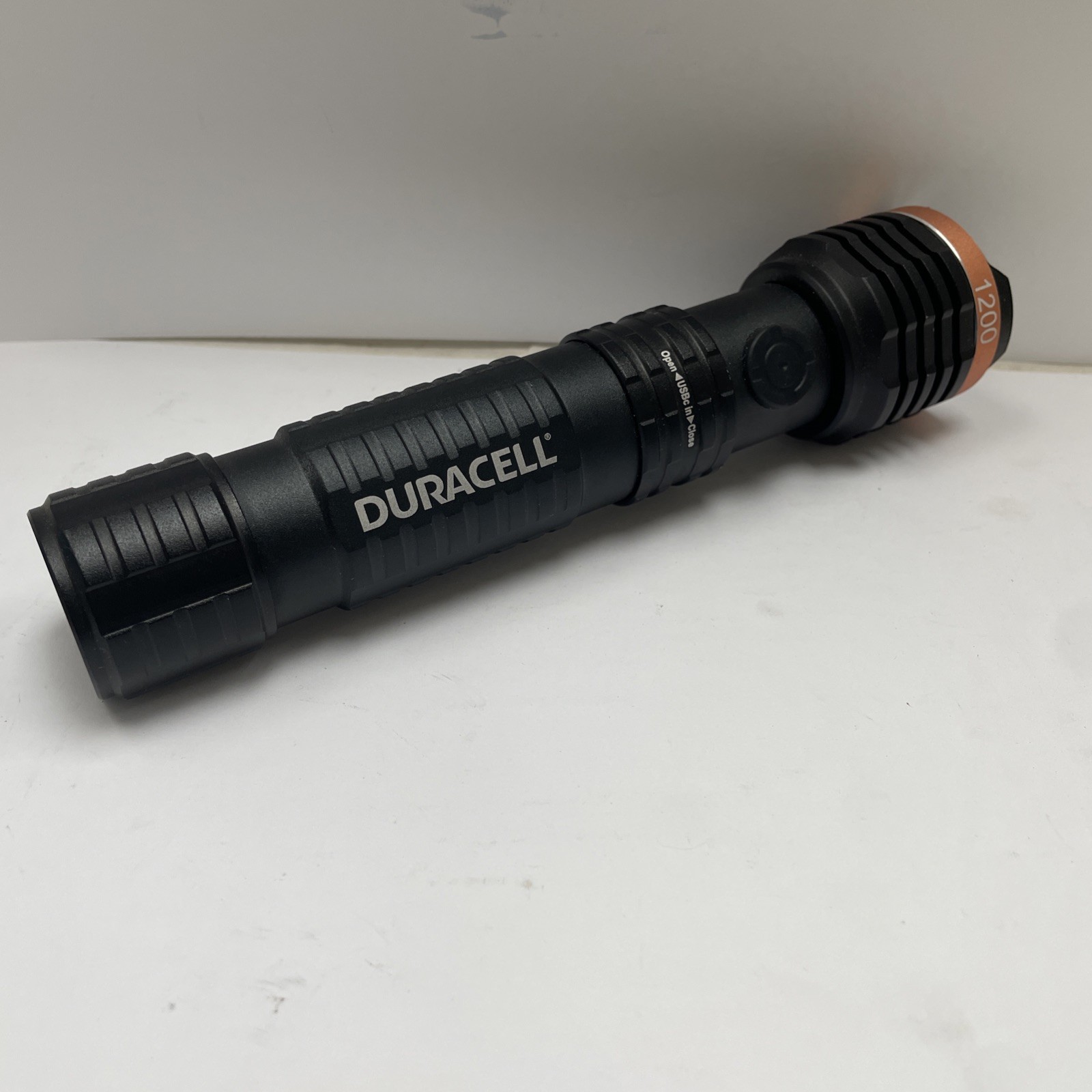 Duracell ULTRA HYBRID 1200 Lumens Rechargeable LED Flashlight With Cable Charger