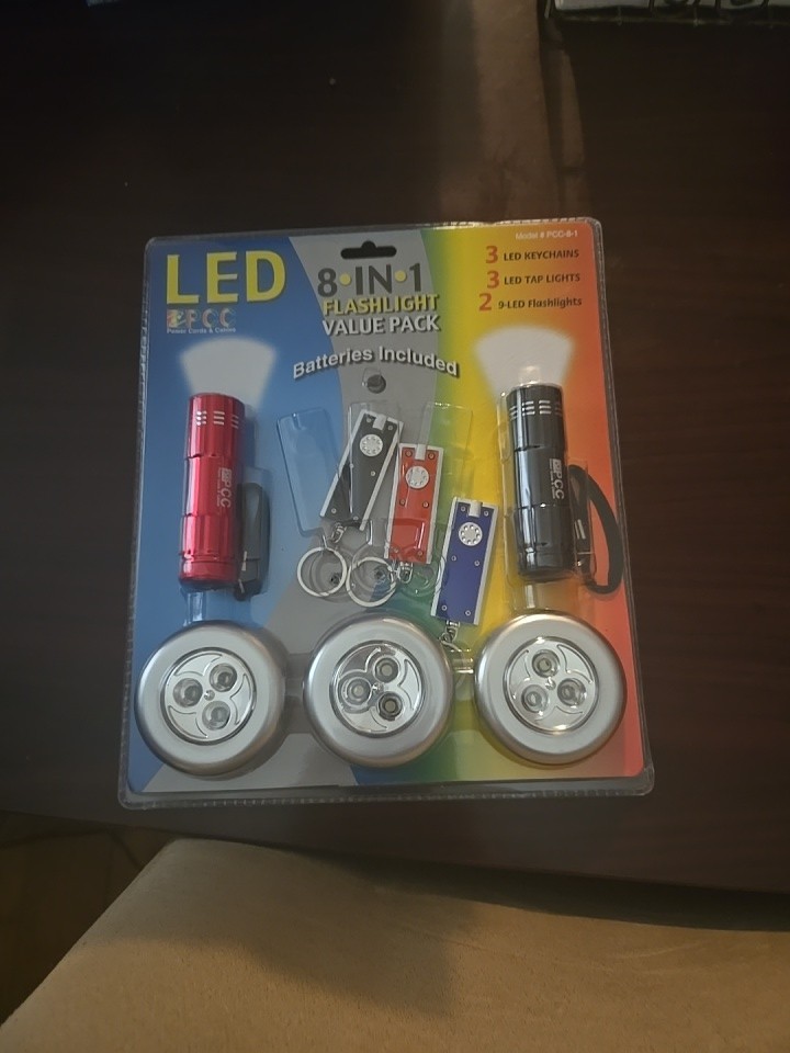 8 In 1 LED FLASHLIGHT VALUE PACK