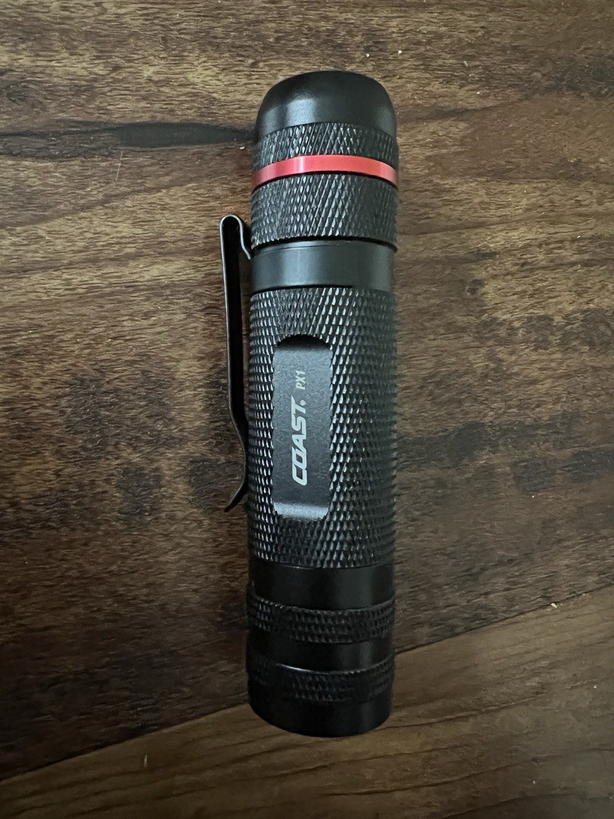 Coast Twist Focus Black & Red Aluminum 4.5″ Flashlight