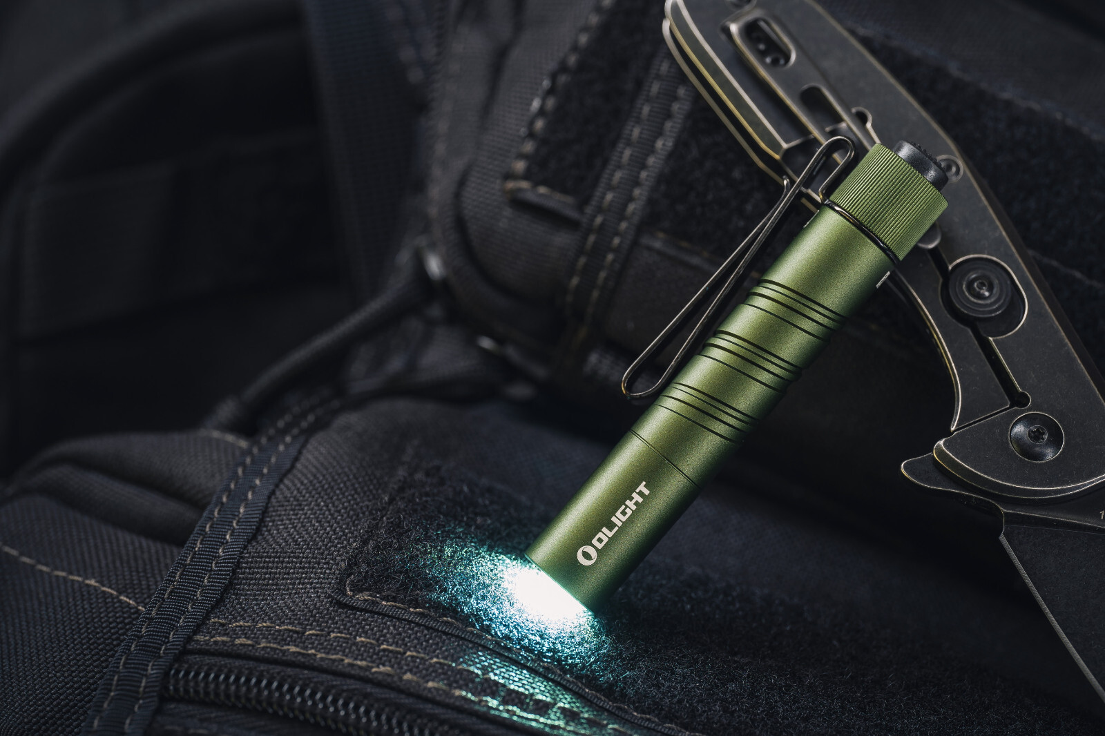 Olight I3T 2 EOS OD Green Dual-Output Tail Switch EDC Flashlight, 200/300 Lumens