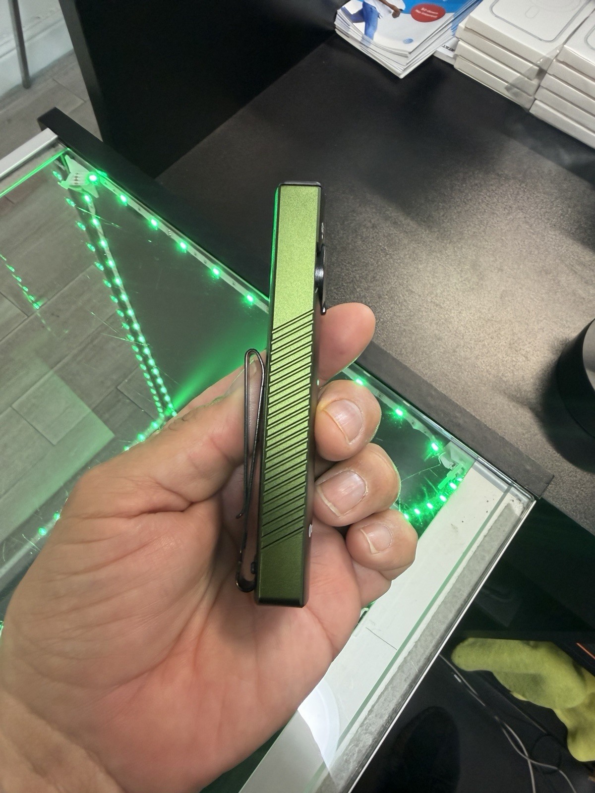 Olight Arkfeld Pro OD Green CW Flat EDC Flashlight, LED/UV/Green Beam 1300 Lu