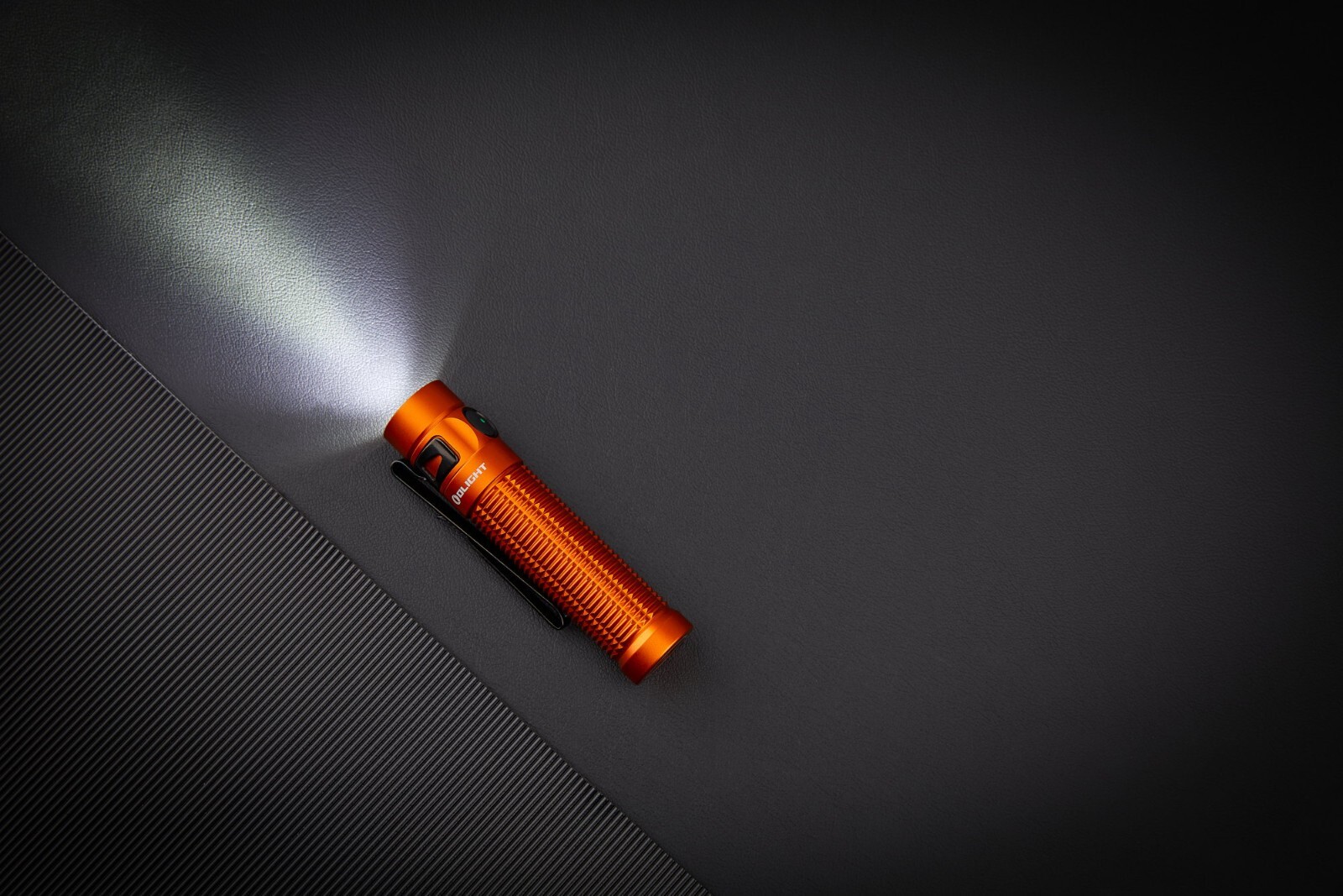 Olight Baton 3 Pro Orange Rechargeable Flashlight, 1500Lu, Cool White