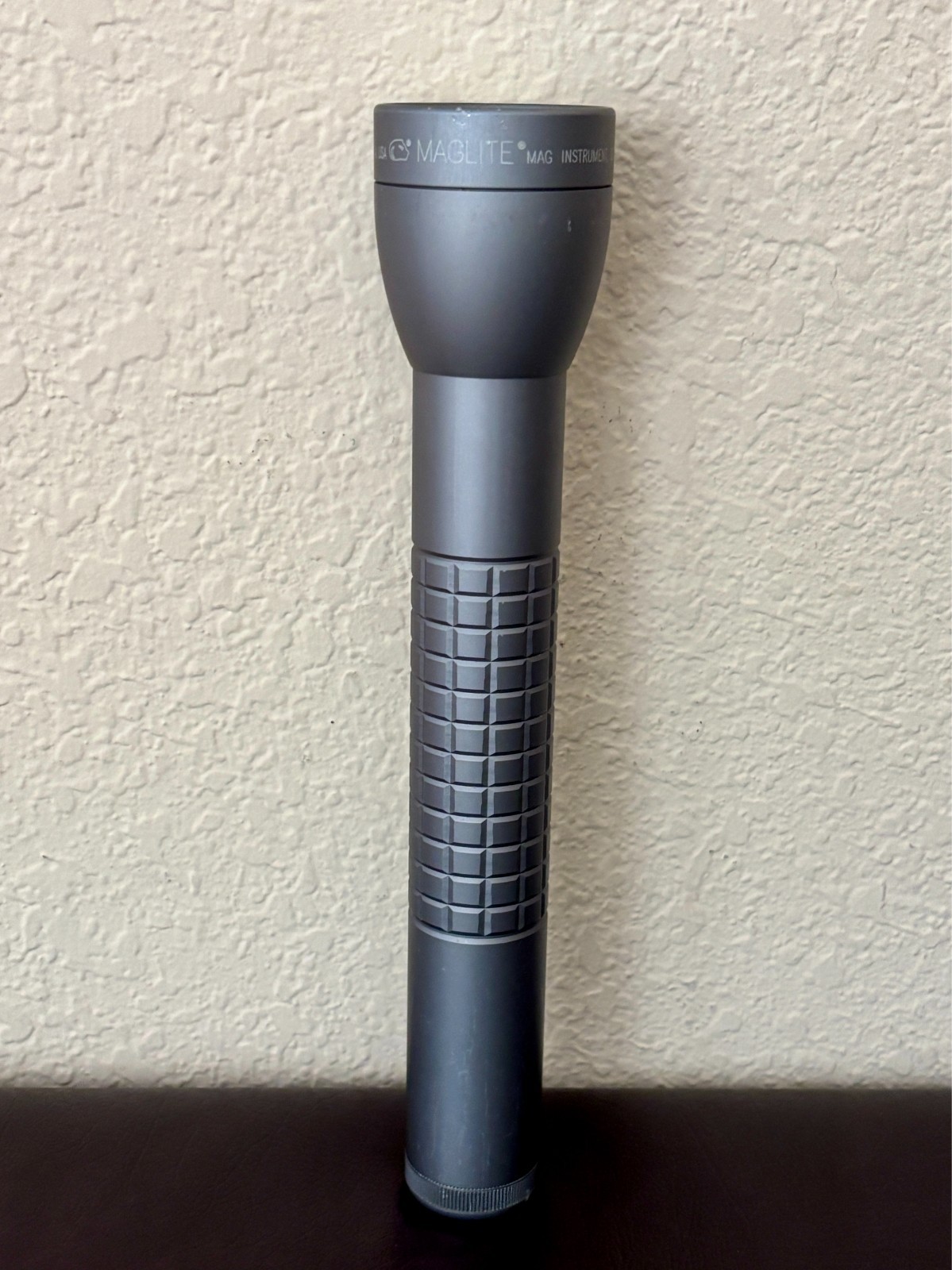 MAGLITE ML300LX 3 D cell Torch/Flashlight Professional Tactical Model Knurled