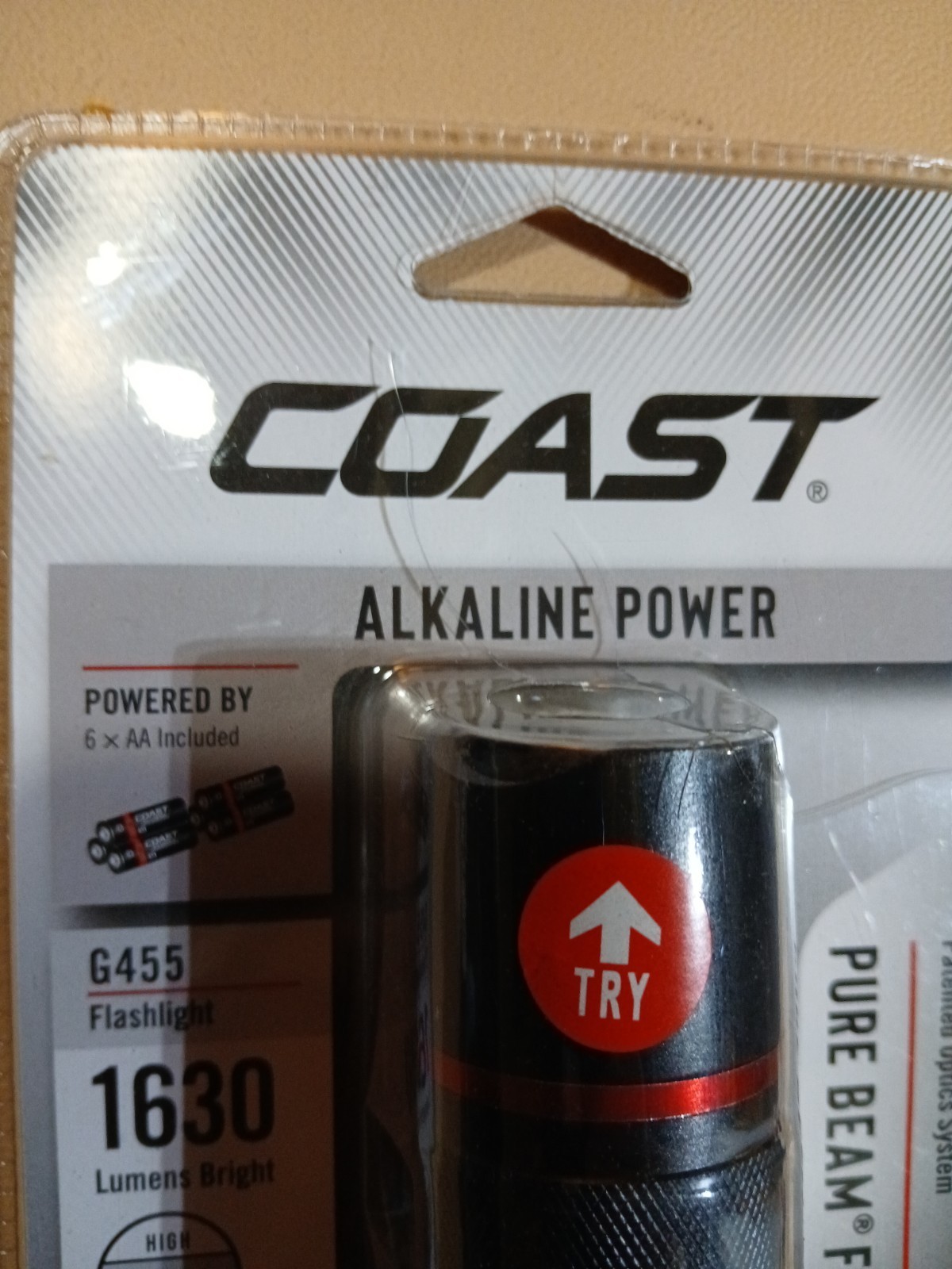 Brand New Coast G455 Bright LED Flashlight 1630 Lumens w/ Batteries Focus Beam