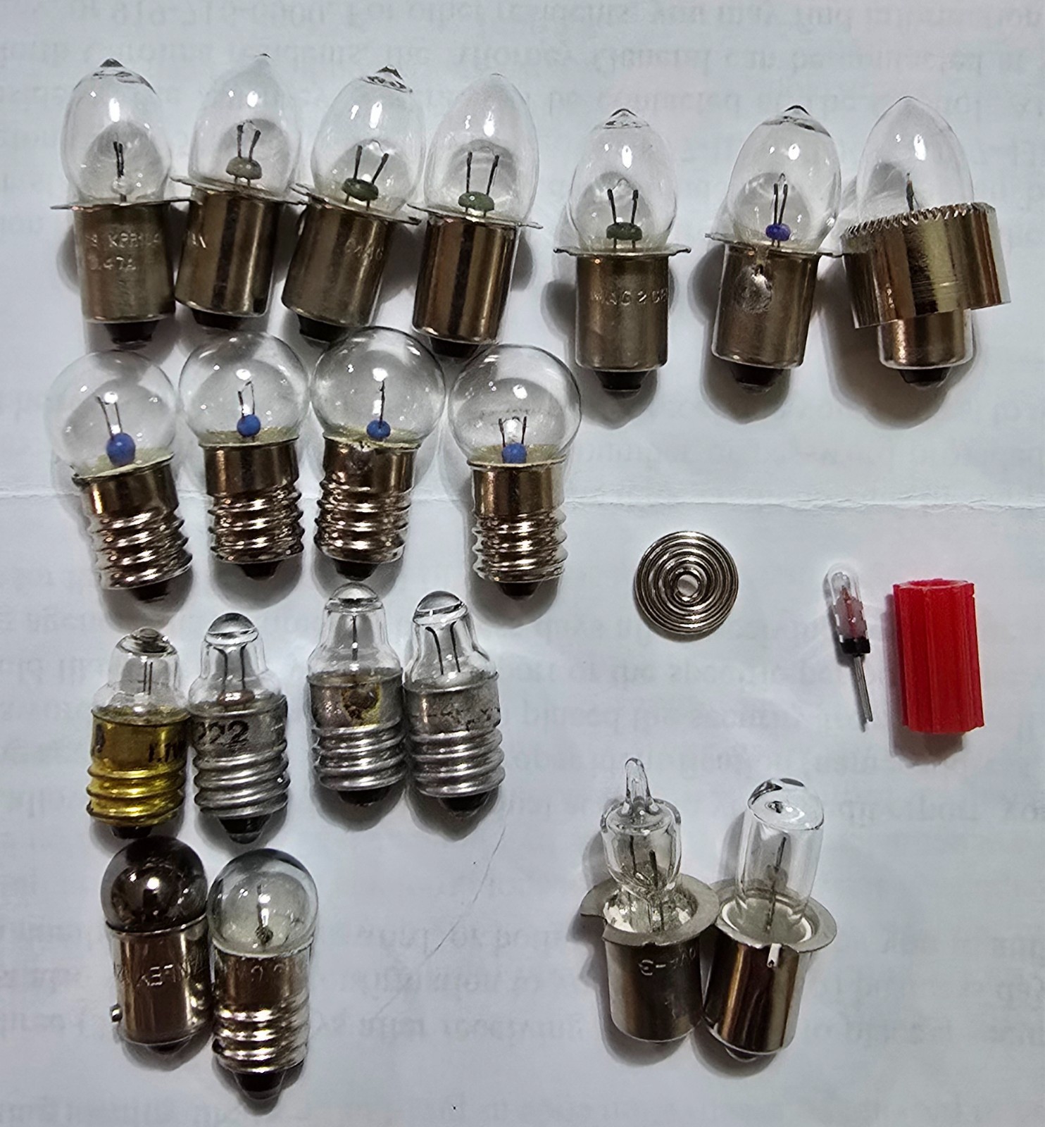 Maglite Flashlights | Parts | Bulbs (Krypton & Halogen) | Mouth Pieces | Clips