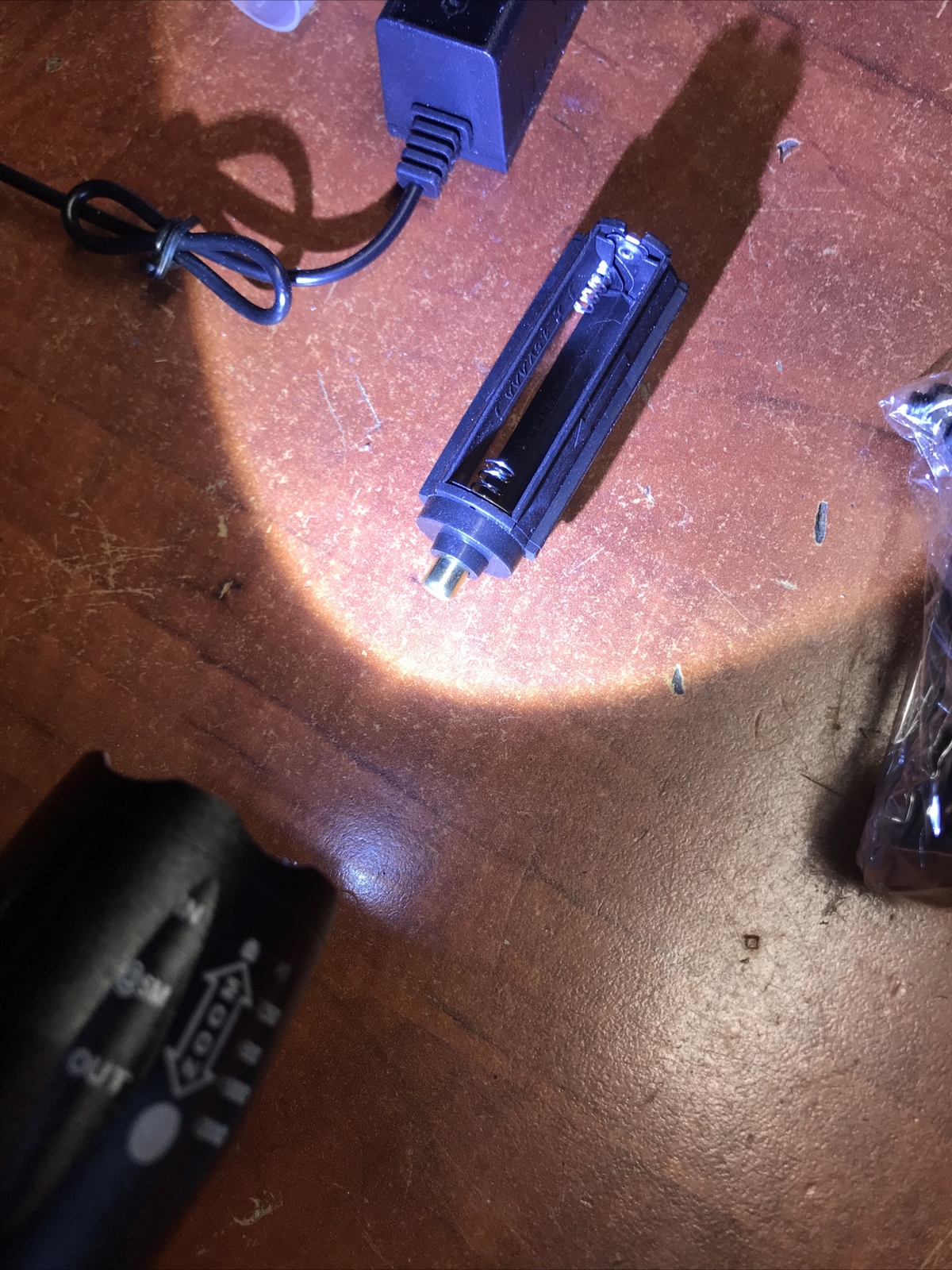 New Power Style Flashlight With Battery Charger in Case / 800m And Mount
