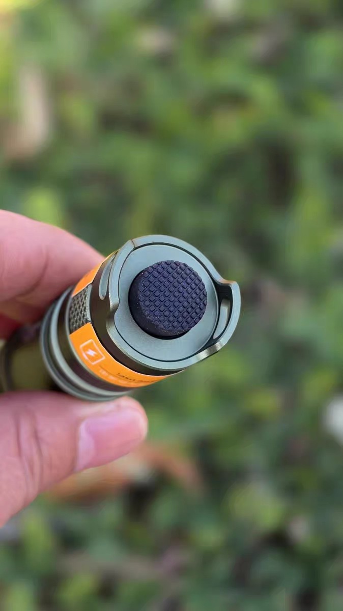 Mankerlight MC11-III Dual Switch Tactical Flashlight 1400 Lumen 400 Meter Range
