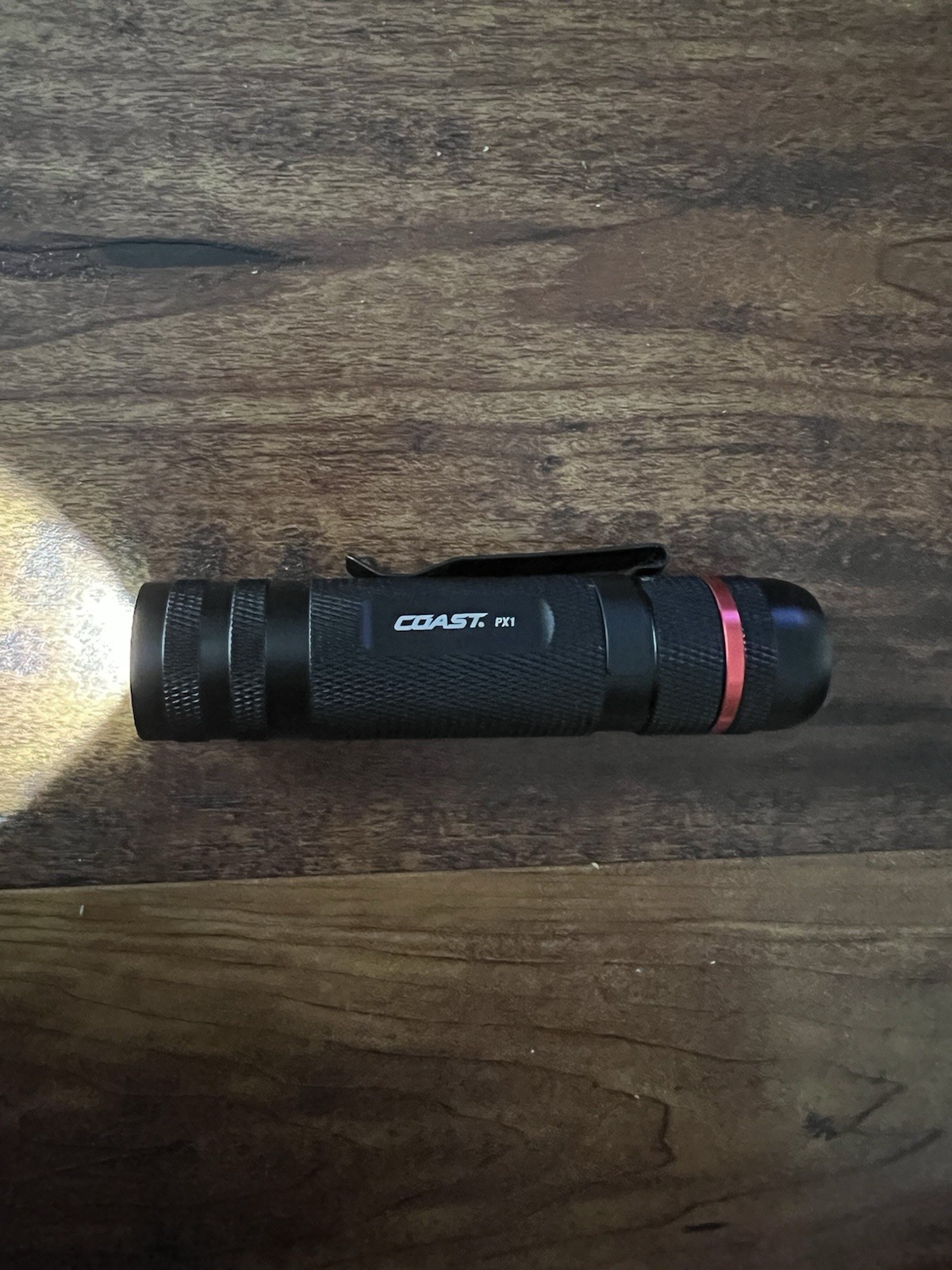 Coast Twist Focus Black & Red Aluminum 4.5″ Flashlight