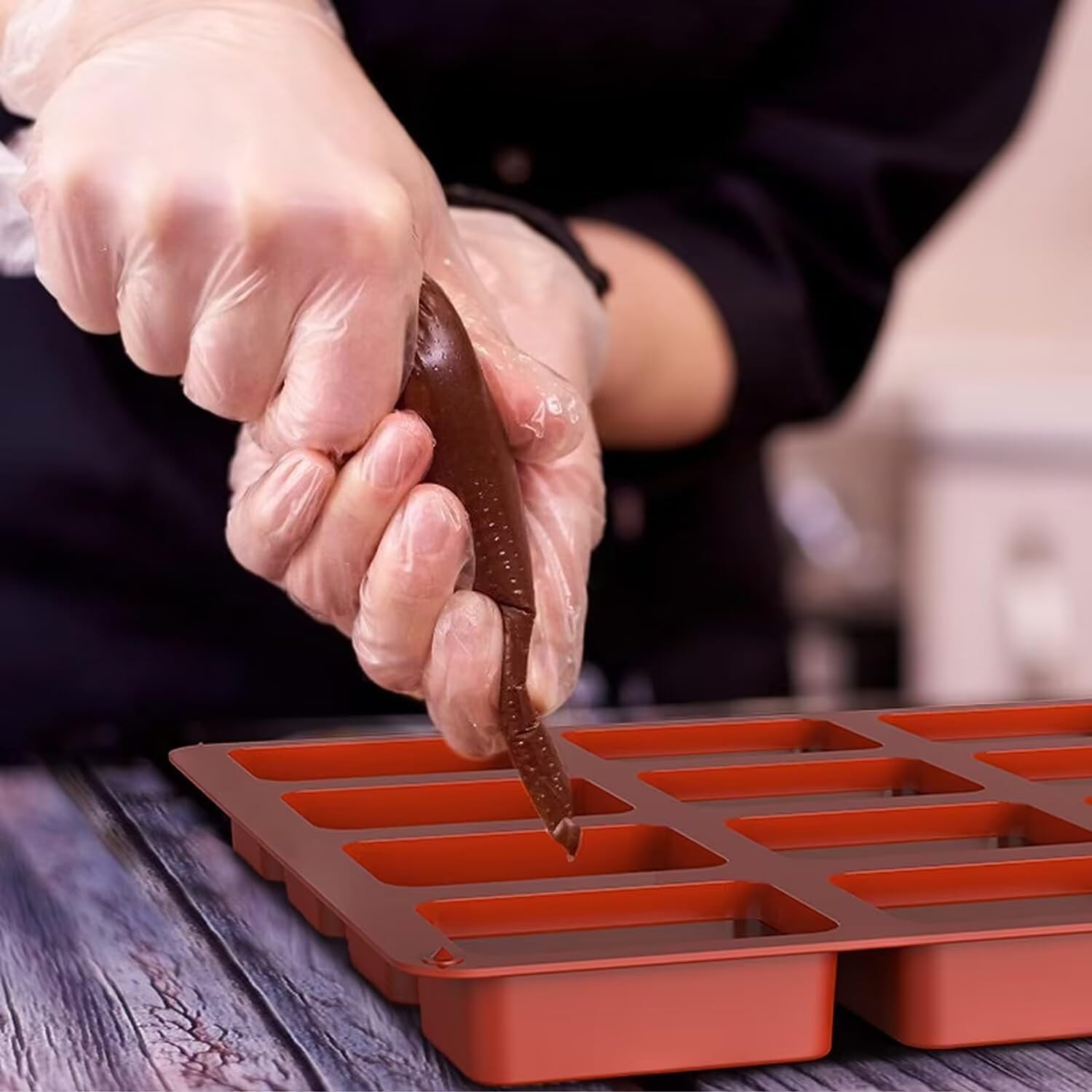 YJWYDM 2 Pack Silicone Mini Loaf Pan, 12 Cavity Bread Pan L, Brown