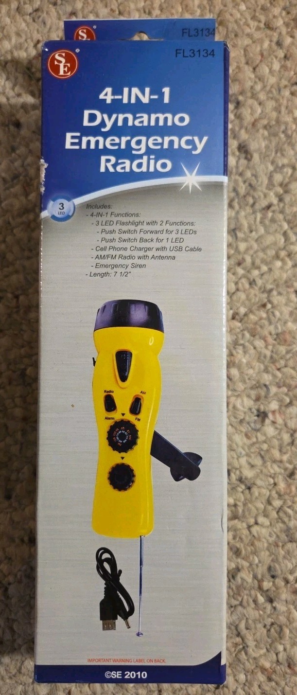 7-1/2″ 3 LED 4-IN-1 Dynamo Flashight & Emergency Radio w/ Cell Phone Charger