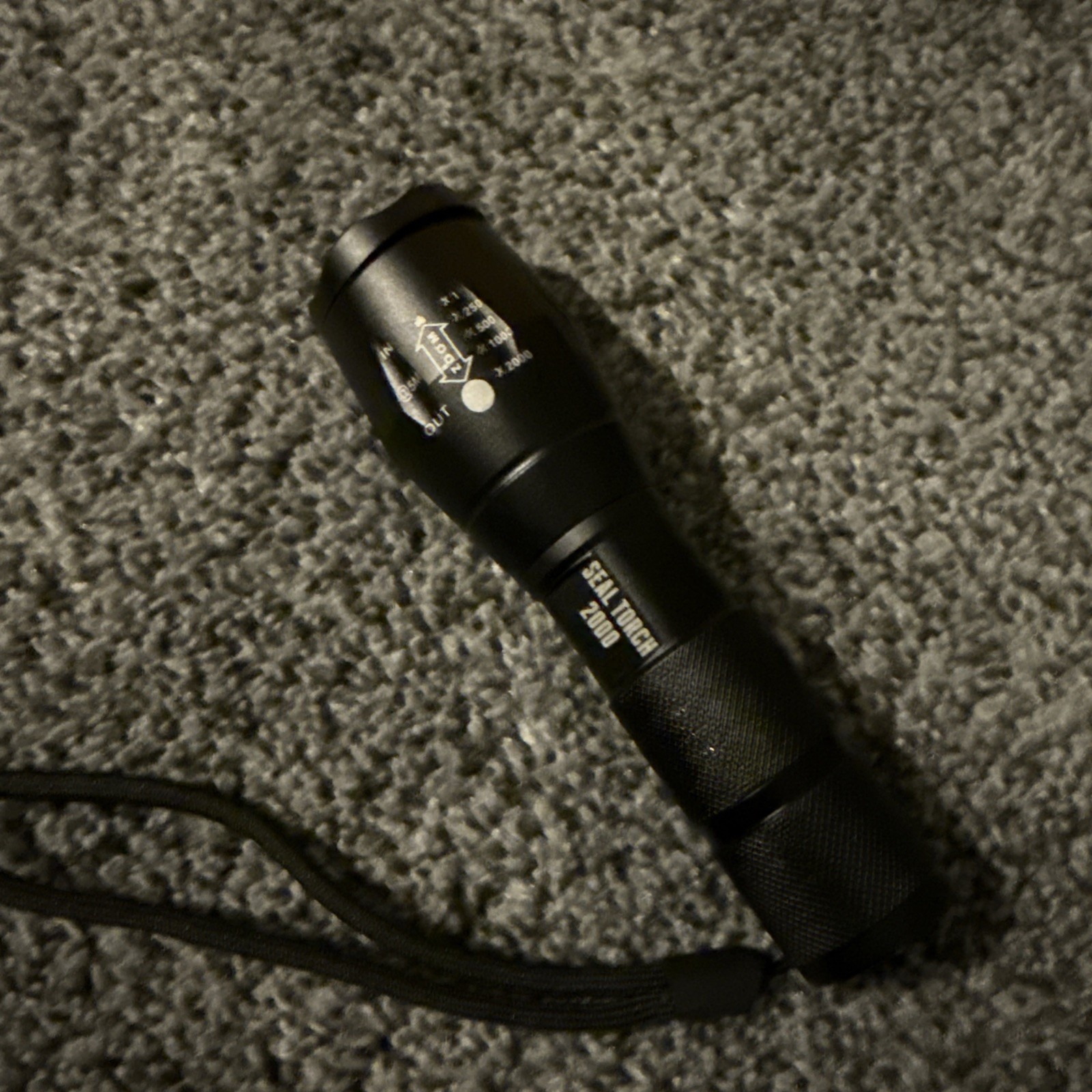 Jason Hanson Seal Torch 2000 Zoomable Metal Flashlight 2000 Lumen Brightness