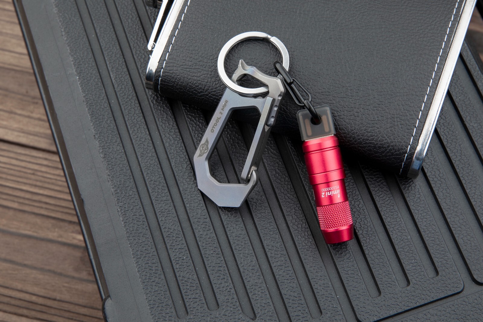 Olight imini 2 Passionate Red Rechargeable Mini Keychain Flashlight, 50 Lumens