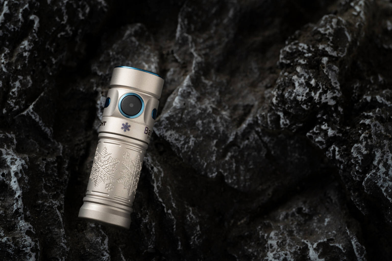 Olight Baton 3 Premium Edition Winter w/Portable Wireless Charger, 1200 Lumens