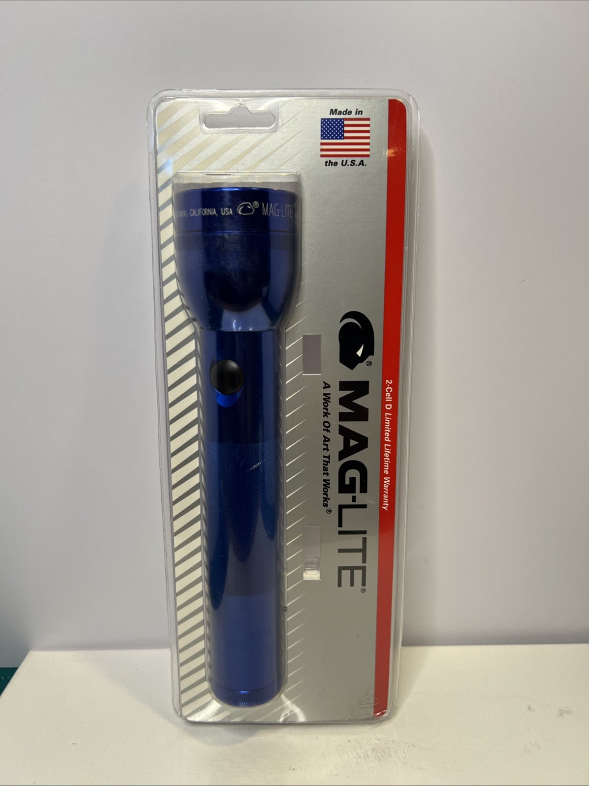 BLUE Maglite Incandescent 2-Cell D Flashlight, BLUE NEW IN BOX Model: S2D116 USA