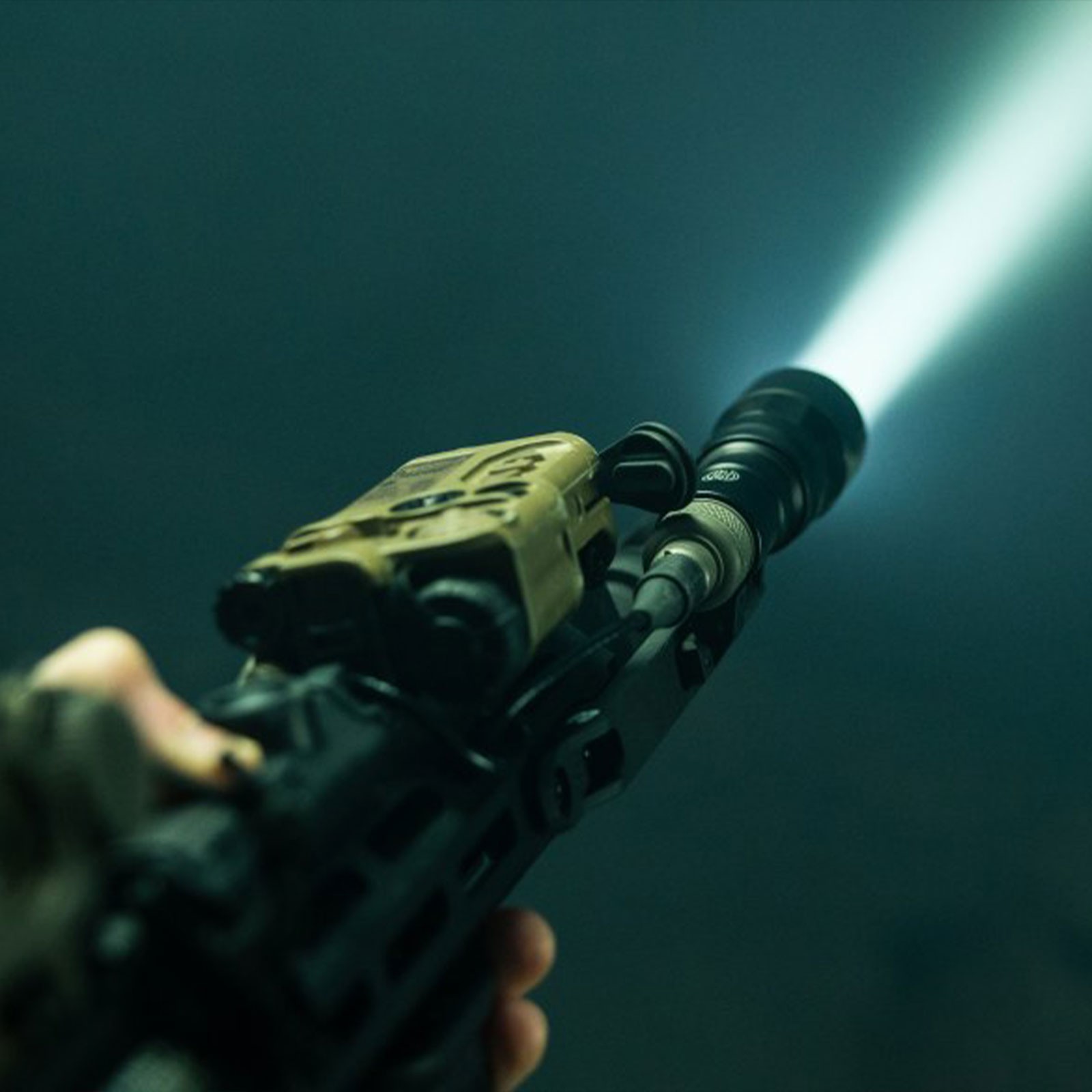 M340DFT Pro Flashlight LED WeaponLight With Switch / 20mm Rail Offset Mlok Mount