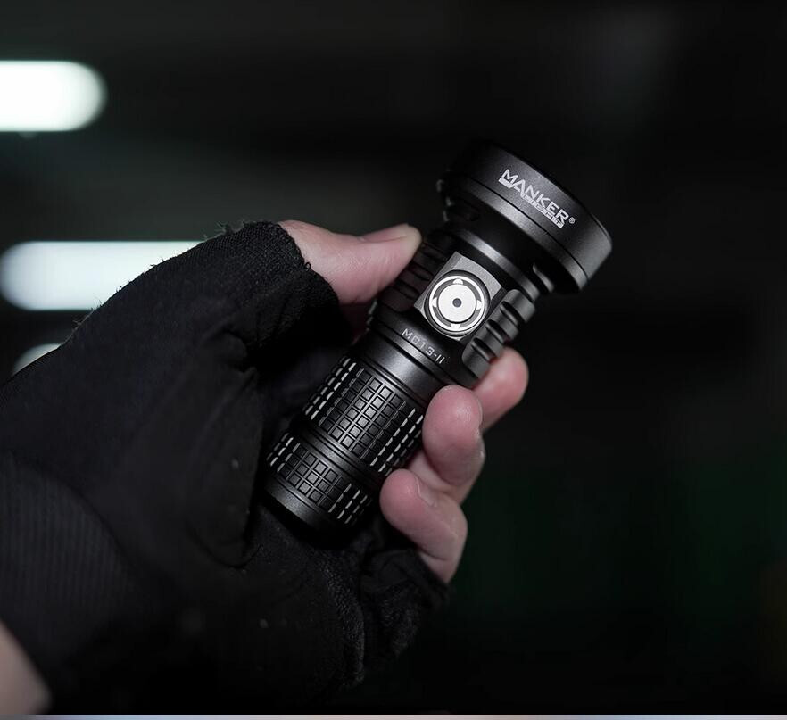 Mankerlight SFT40 LED 2000LM 600M USB C Rechargeable Flashlight TIR LENS Torch