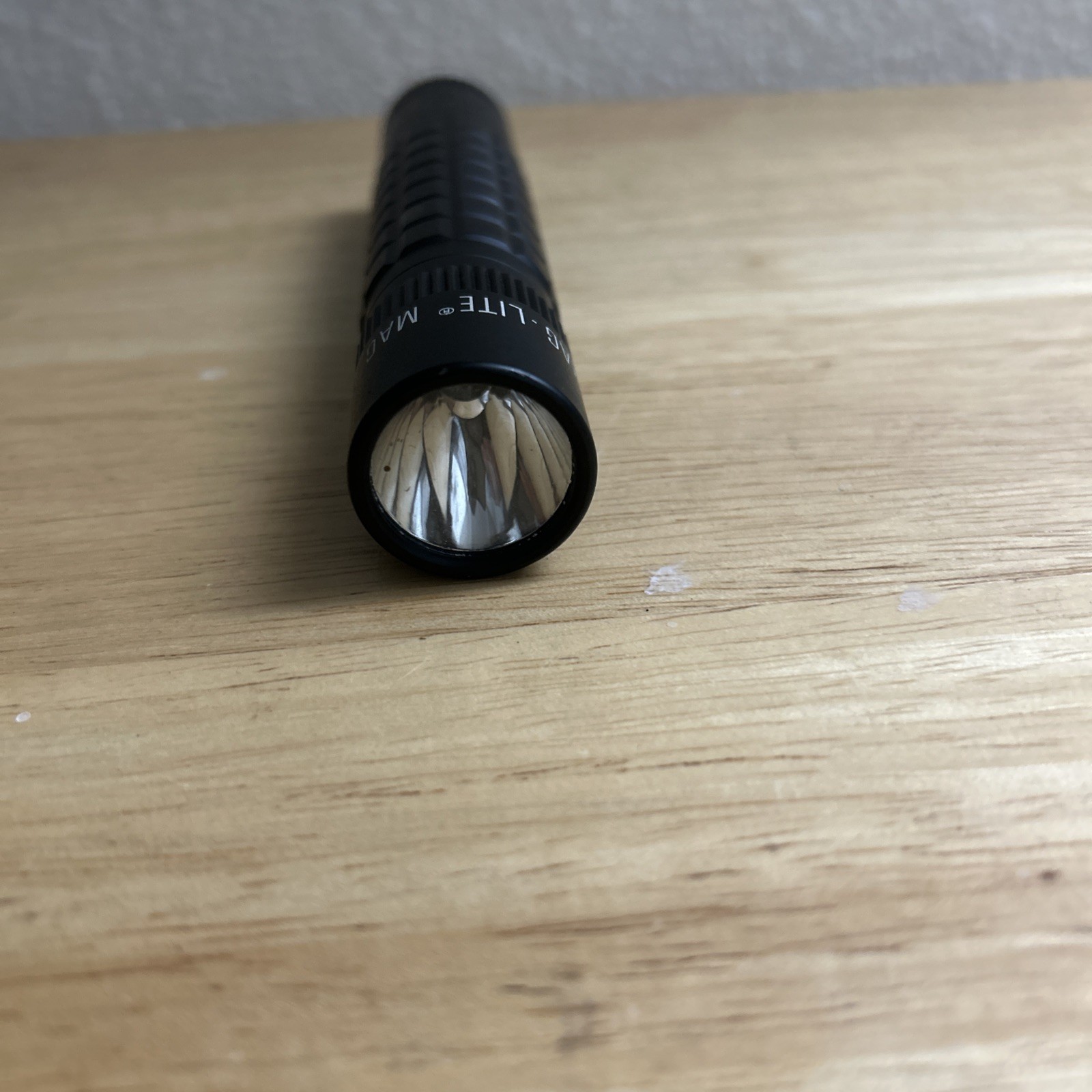 MagliteMAG-TAC LED 2-Cell CR123 Tactical Operations Flashlight Quick Click