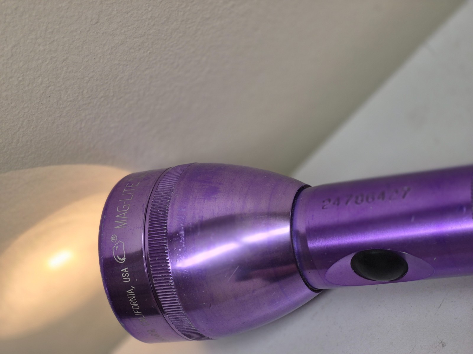 Rare Purple Maglite 2 C Cell Batteries 9in Model# 24786427