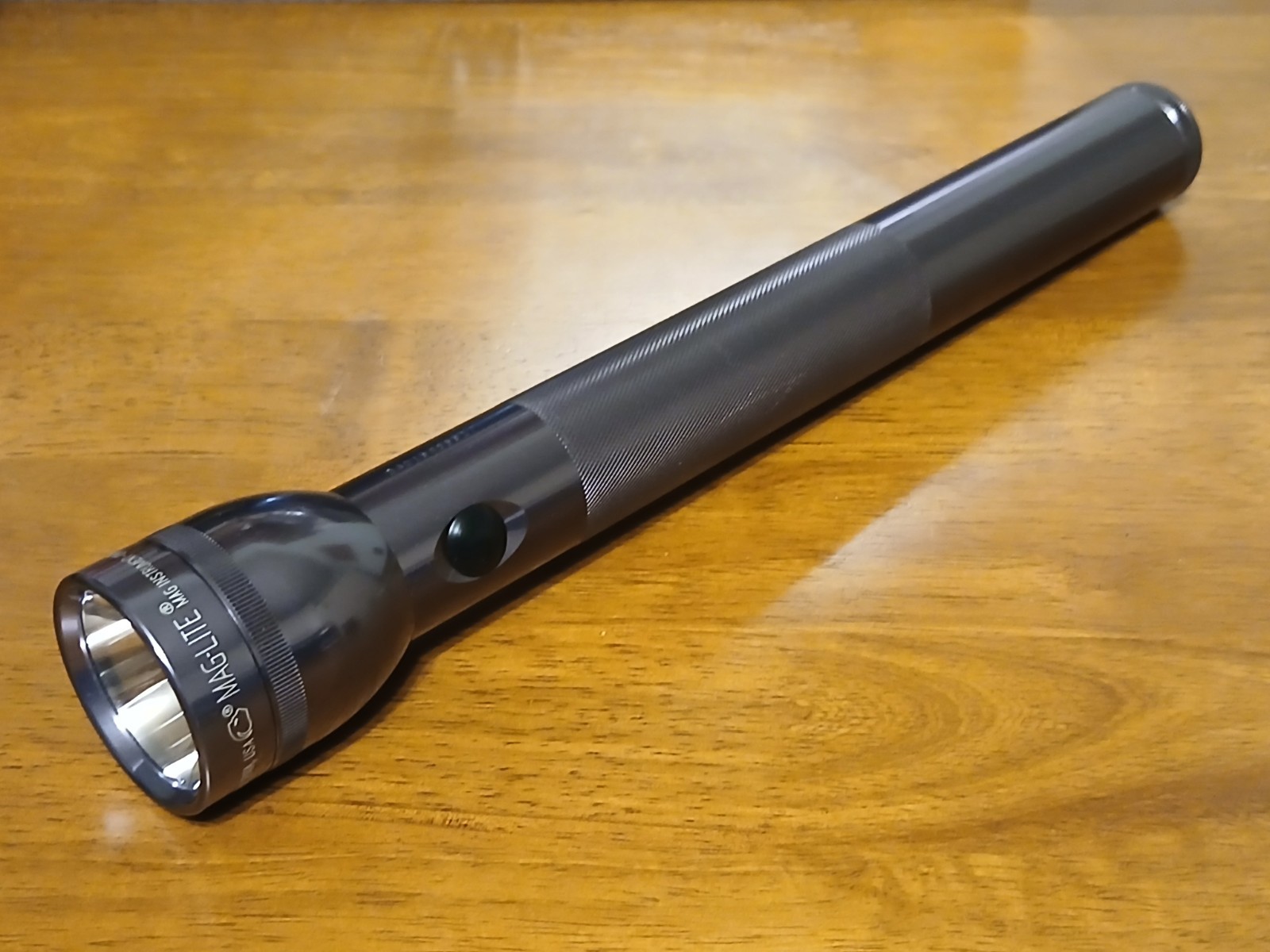 Maglite Xenon 4D Cell Flashlight USA Extra Bulb Excellent in Original Box