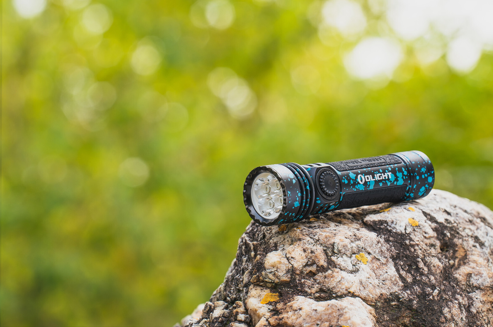 Olight Seeker 4 Pro Deep Ocean Flashlight, Versatile Holster, 4600 Lumens, CW