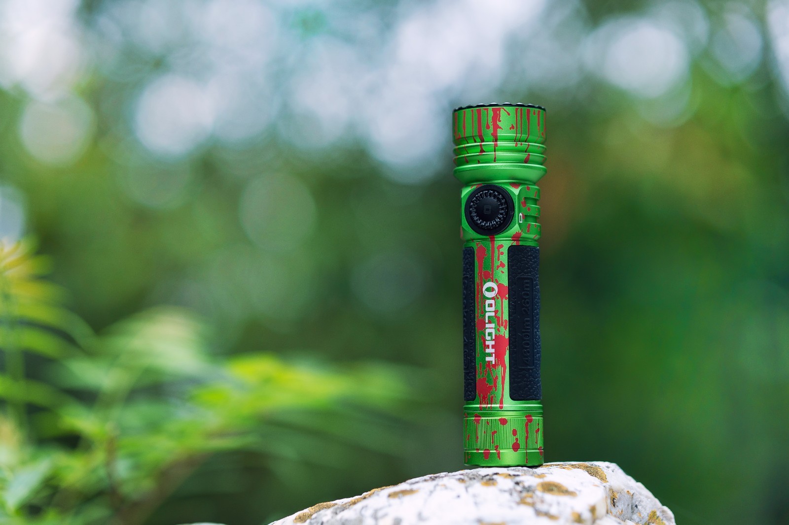 Olight Seeker 4 Pro Zombie Green Flashlight, Versatile Holster, 4600 Lumens, CW