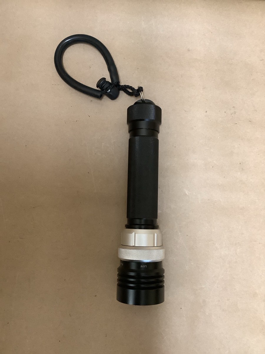 POWR-GRIP CO INC. FLASHLIGHT KIT WITH BATTERY & CHARGER IN BLACK CAS (B42012948)