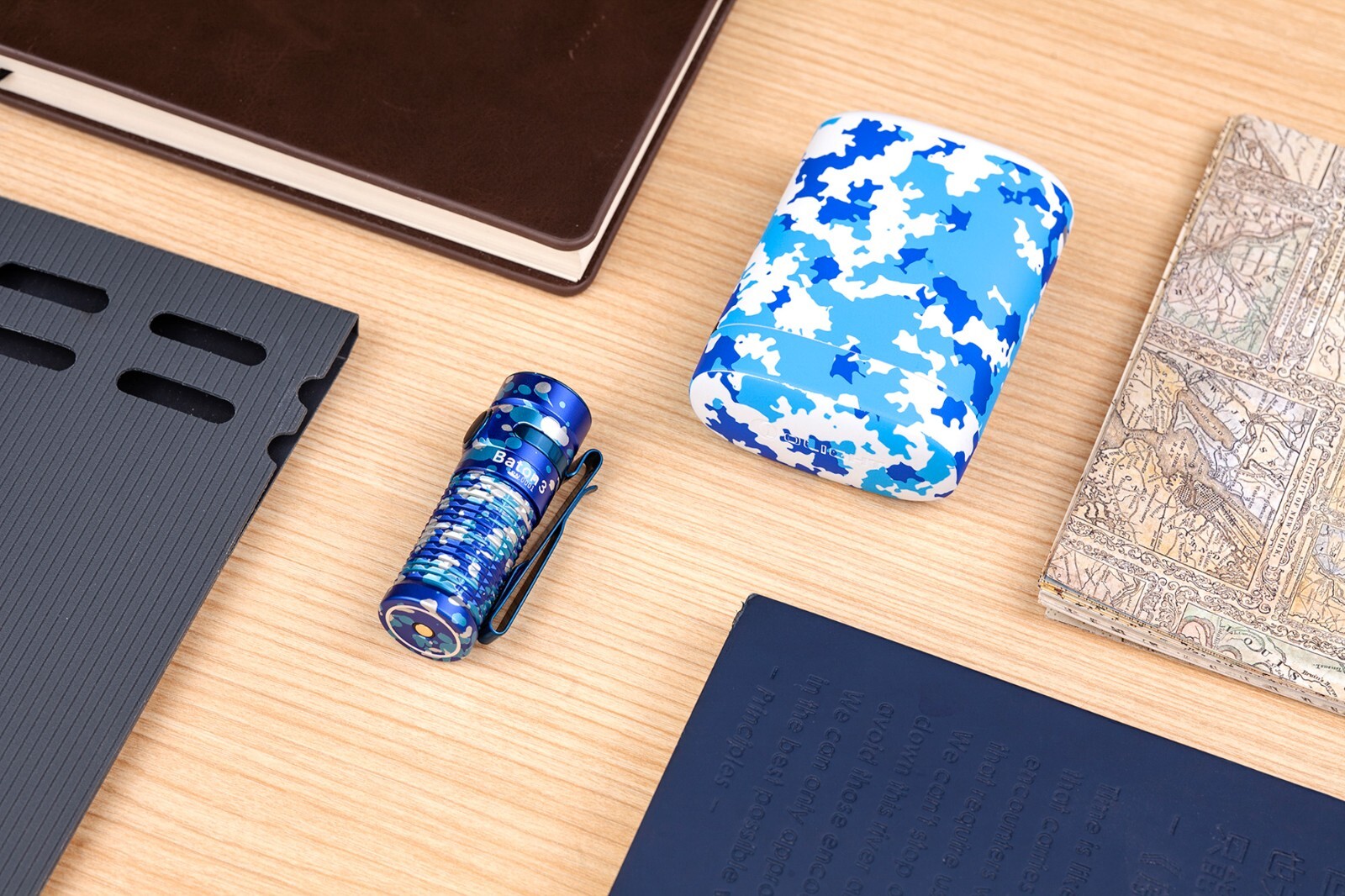 Olight Baton 3 Ocean Camouflage Premium, Portable Wireless Charger, 1200L, 166M