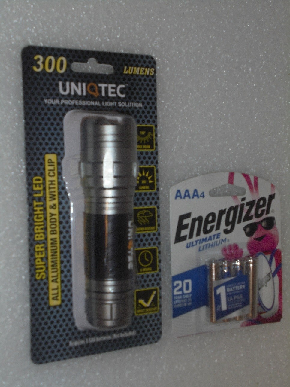 UNITEC- SUPER BRIGHT ALUMINIUM LED FLASHLIGHT! BATTERIES INCL! NEW! MFG. SEALED!