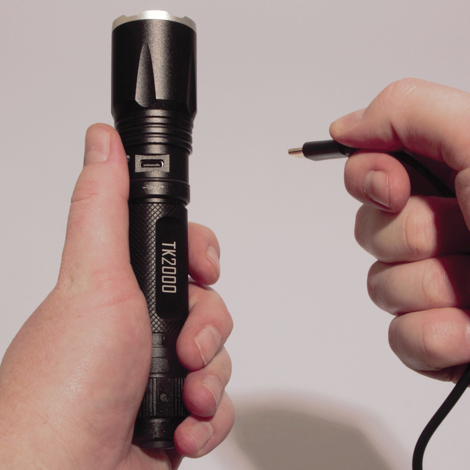 USB Rechargeable LED Tactical Flashligh Bright 2000 Lumens with Twist Zoom