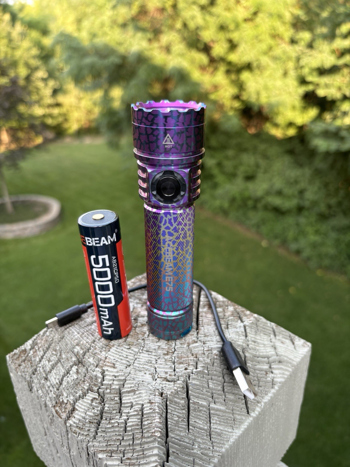 LIMITED ACEBEAM CRACKED ICE TI EDITION E75 NW LED LIGHT + BATTERY + DIFFUSERS