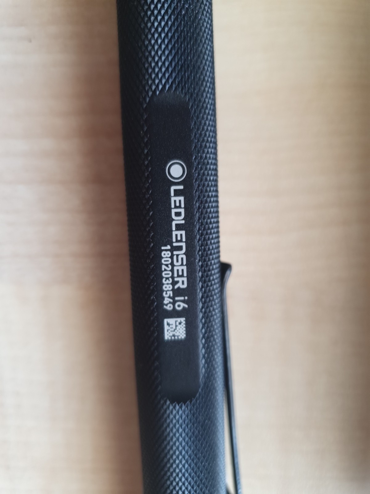 LED Lenser i6 Flashlight
