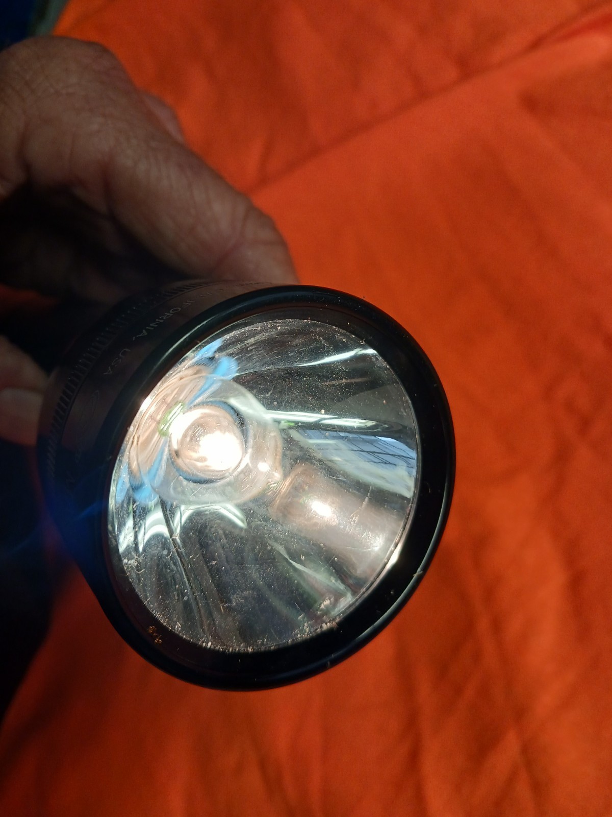 Mag-Lite 2D Cell Flashlight Black Aluminum Metal 27 Lumens 206m Beam