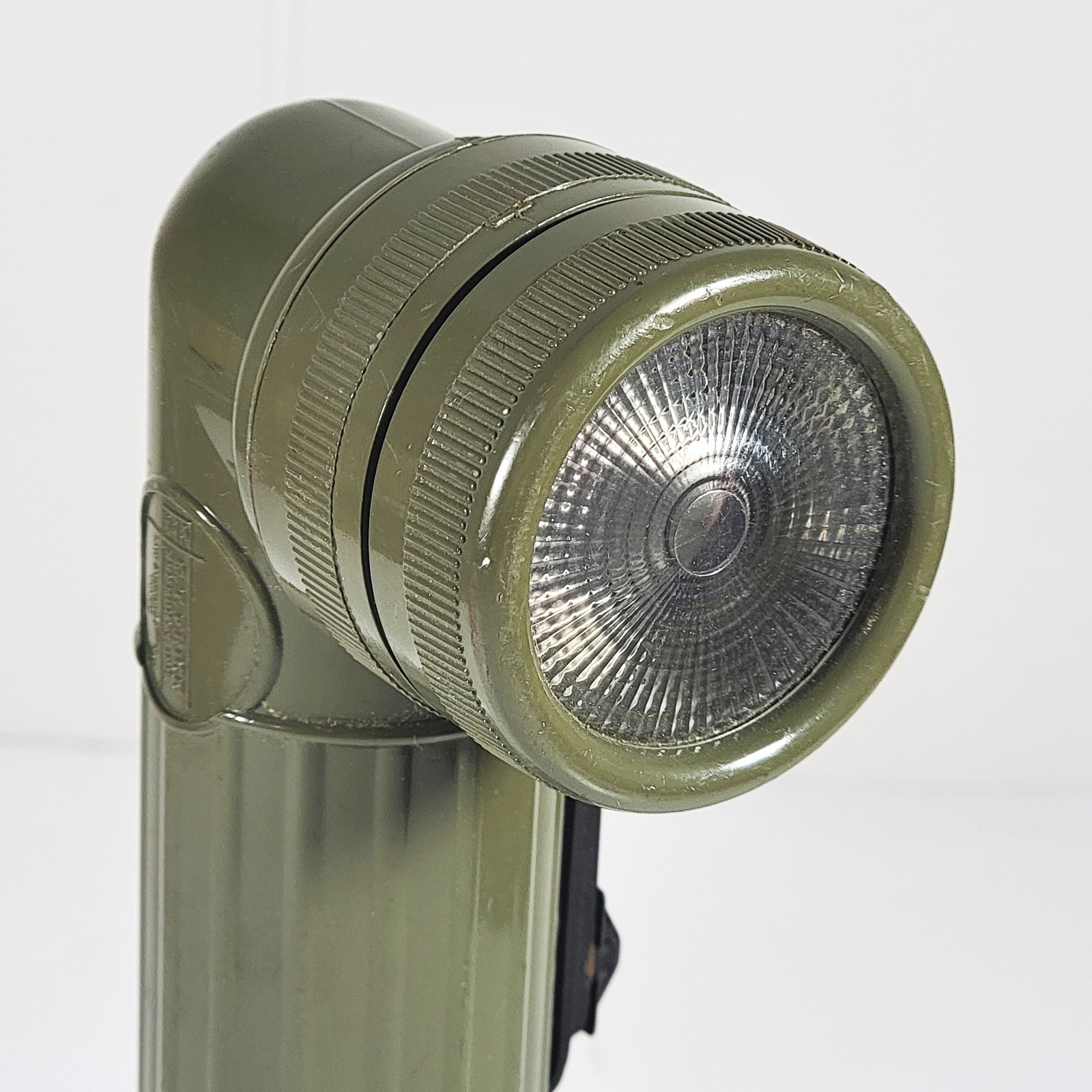 U.S. Military Flashlight G T Price MX-991/U Angle Head Olive Green Belt Clip