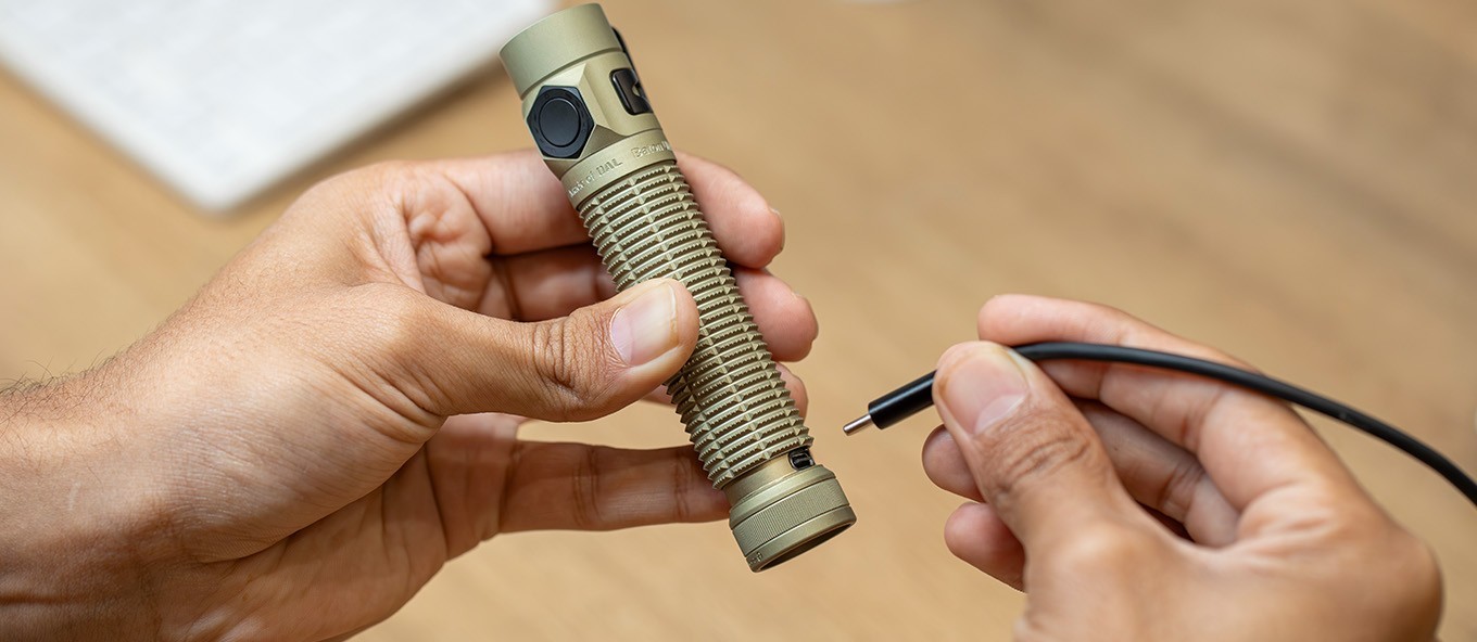 Olight Baton Ultra Olive Green 1800 Lumens & Baton 4 Arctic Flame 1300 Lumens