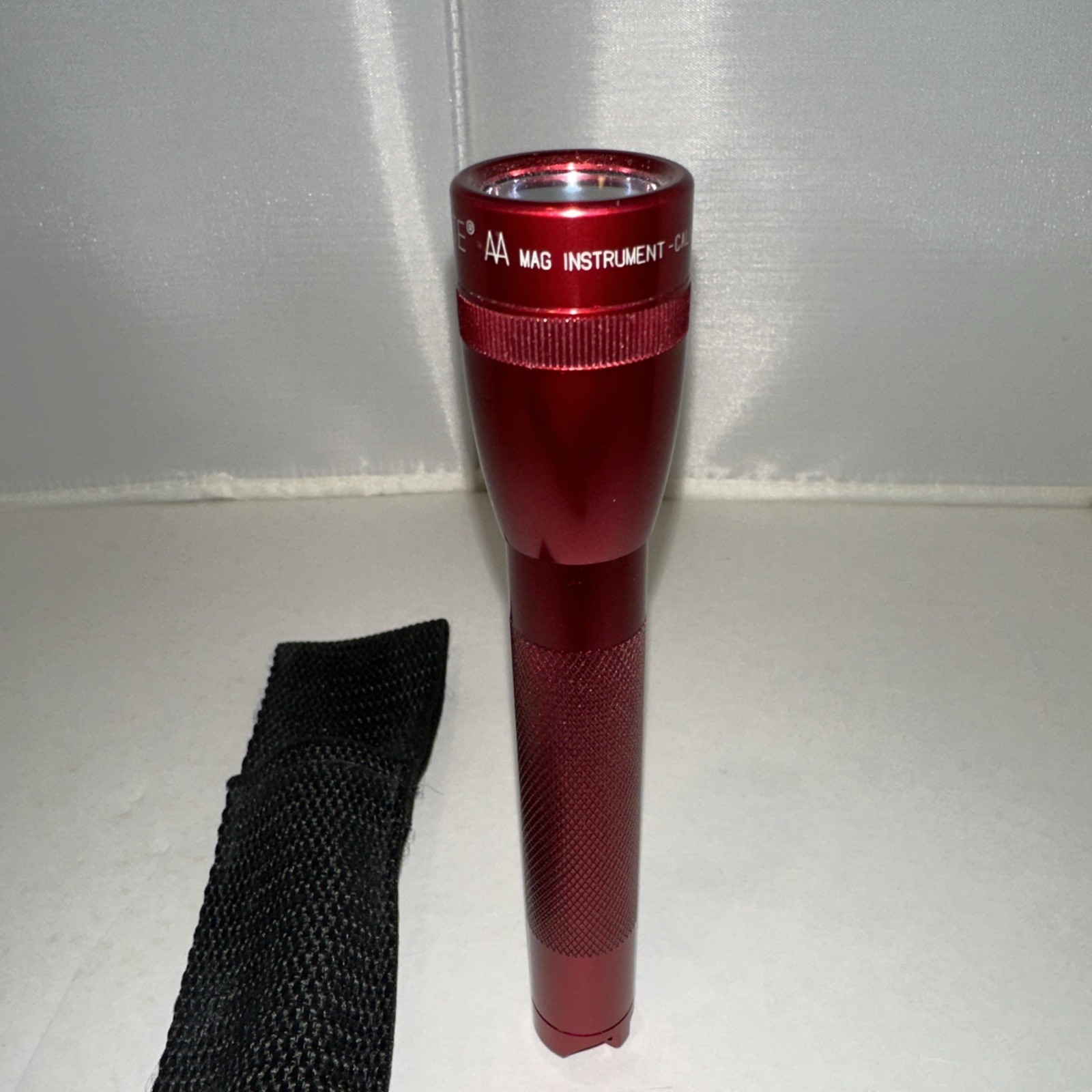 Mini Maglite Flashlight Red Aluminum Nylon Belt Holder USA- Great Condition