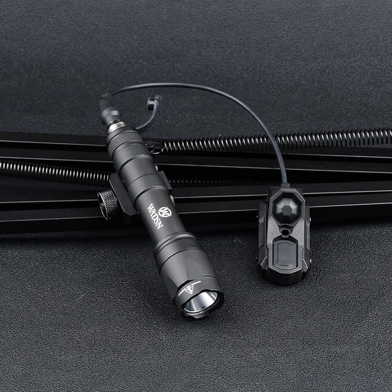 M300A/M600C Tactical Flashlight With Remote Pressure Switch AXON Switch SF Plug