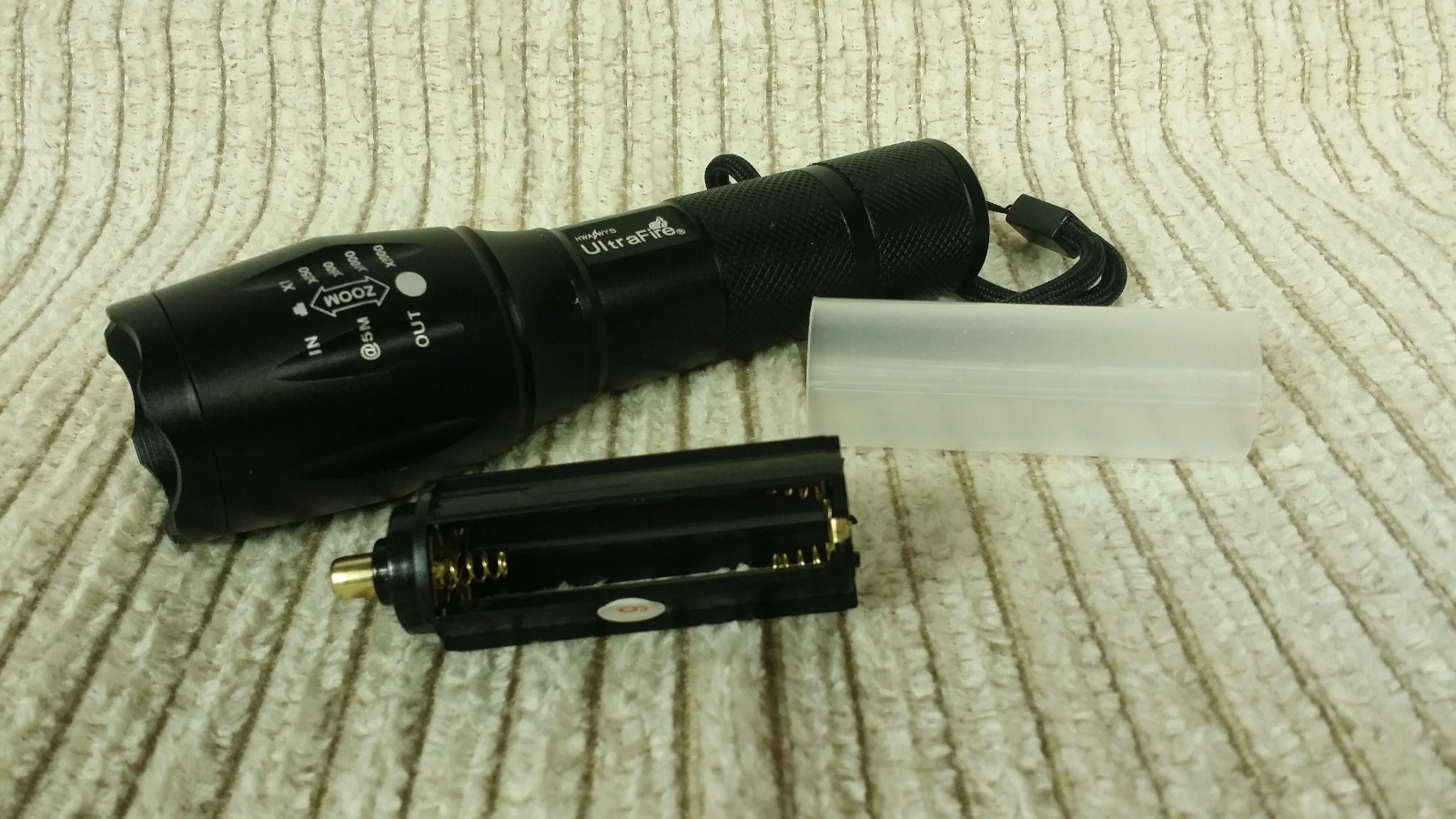 4 Super Bright LED Flashlights 2000 Lumen Cree Xml-T6 Waterproof Zoomable 5-mode