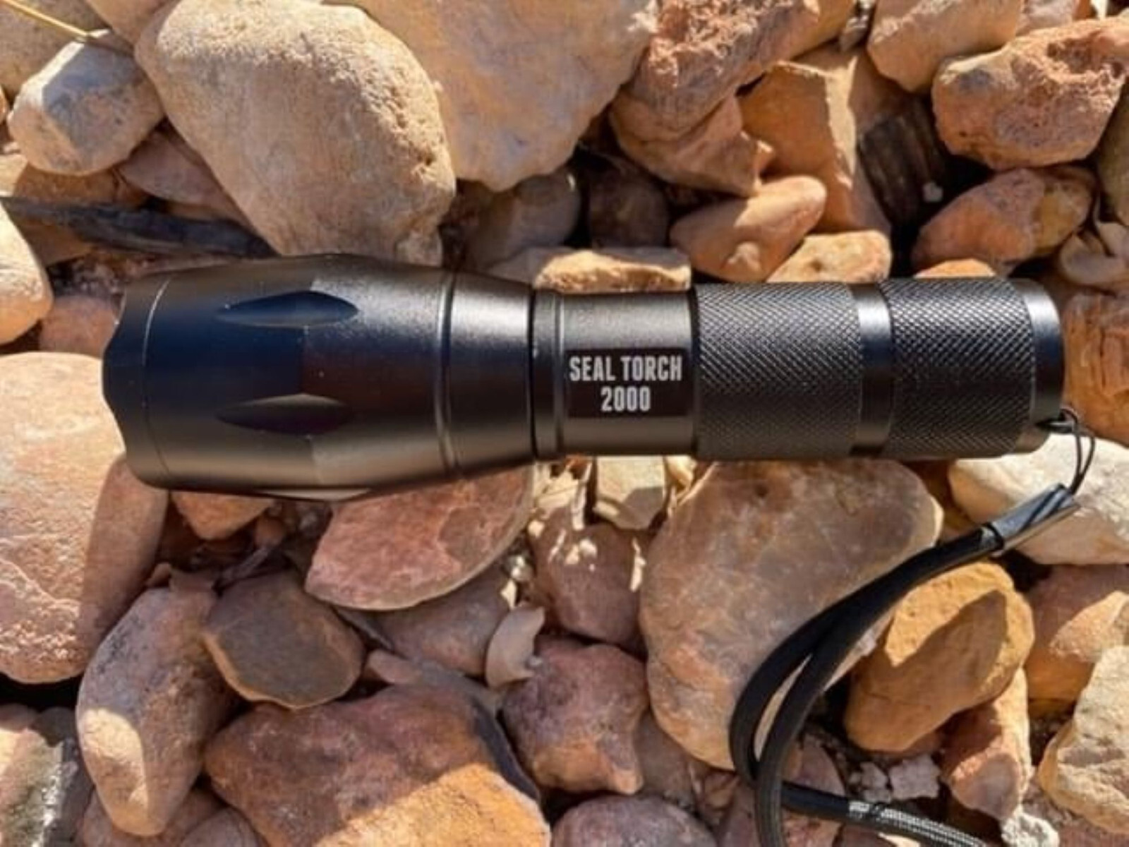 Jason Hanson Seal Torch 2000 Zoomable Metal Flashlight 2000 Lumen Brightness