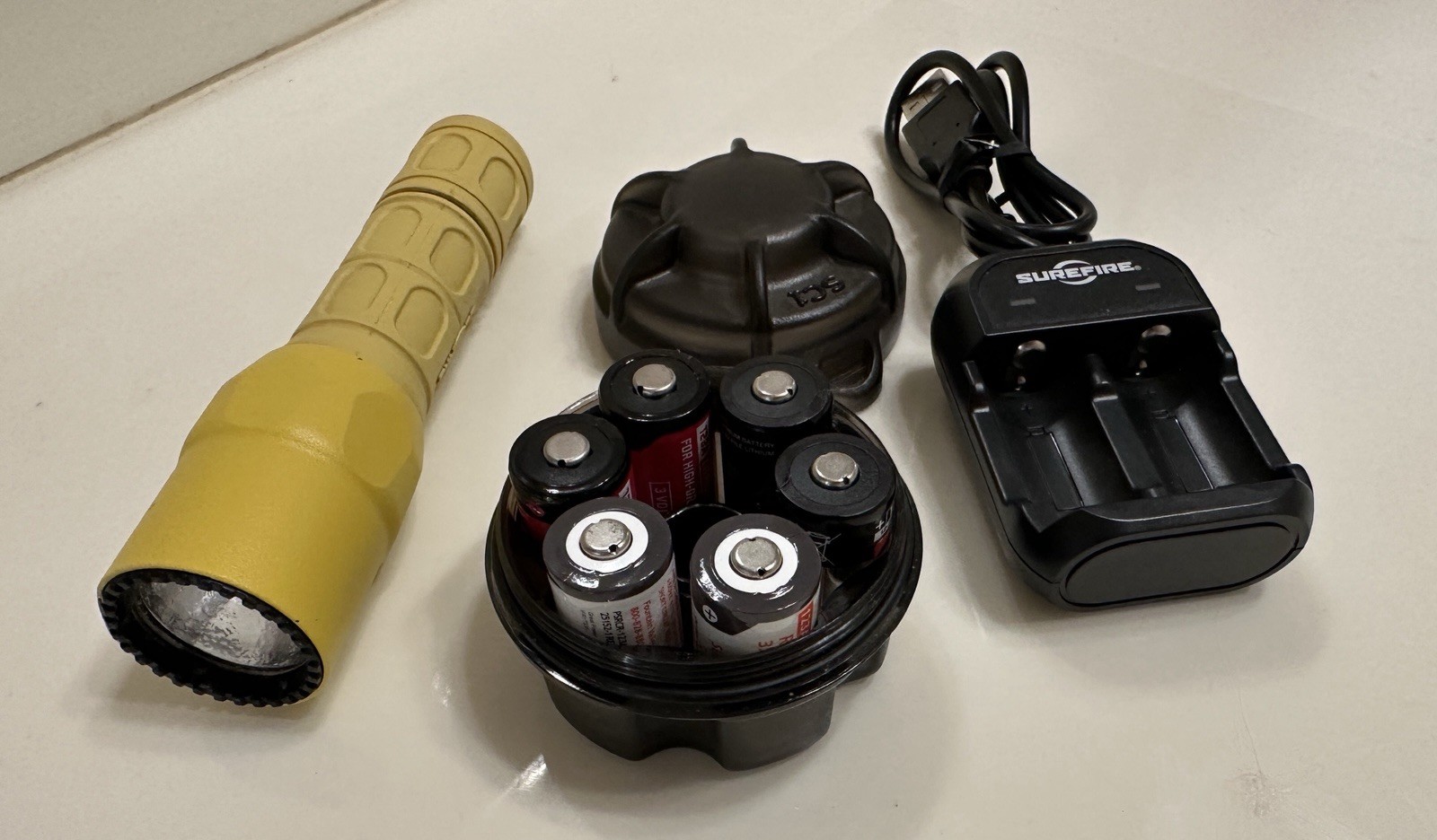 SureFire G2X-D (Yellow ) 600/15 Lumens – 2 Bay Charger – 6 New Batteries – Case
