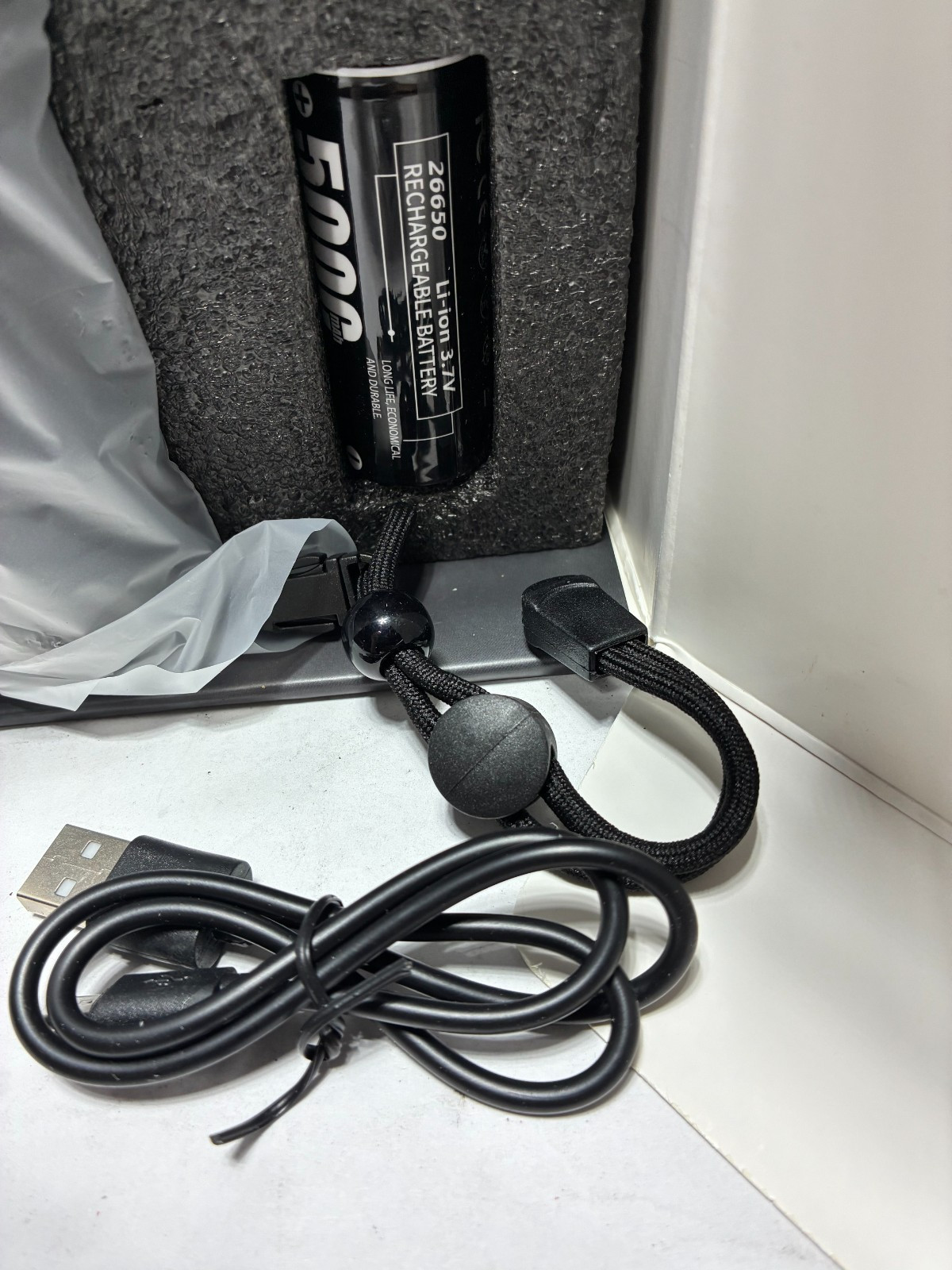 Renook Rechargeable Flashlight 5v P50 LED 3 modes