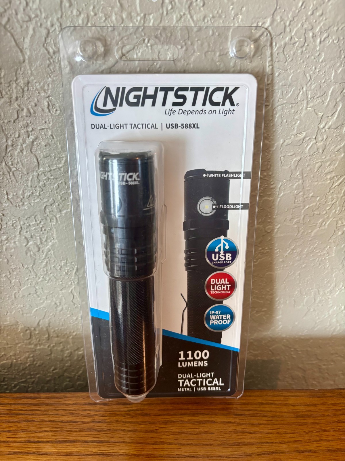 FLASHLIGHT(s) Nightstick PN: USB-588XL USB Dual-Light Tactical Flashlight, 1,100